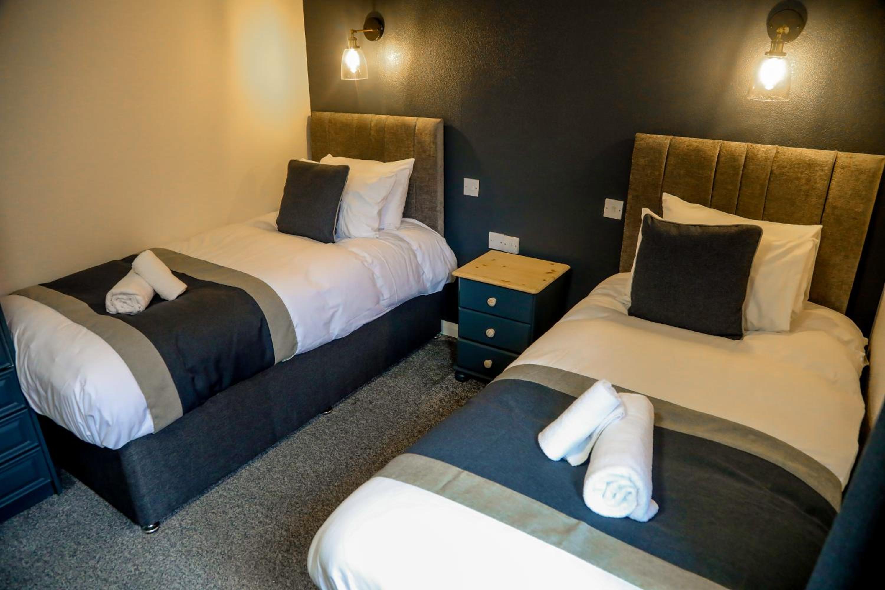 Twin Room - Photo 1