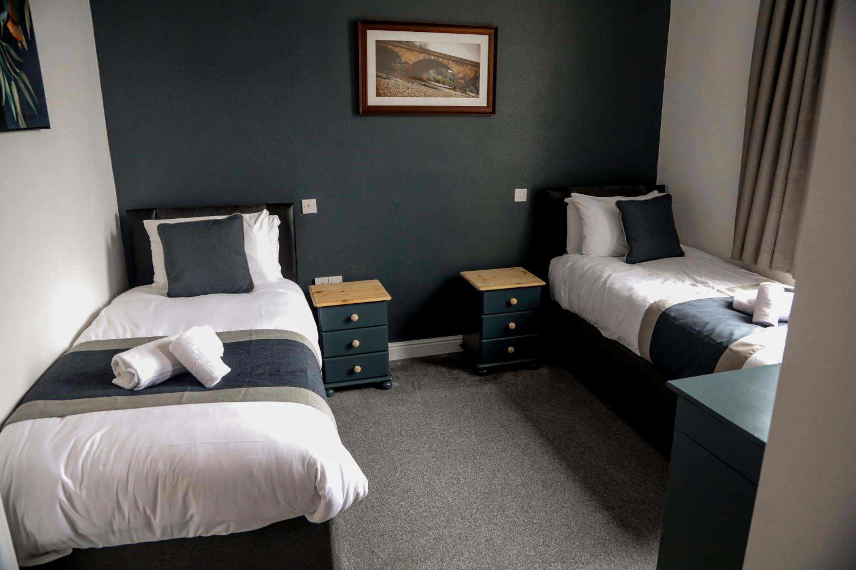 Twin Room - Photo 4