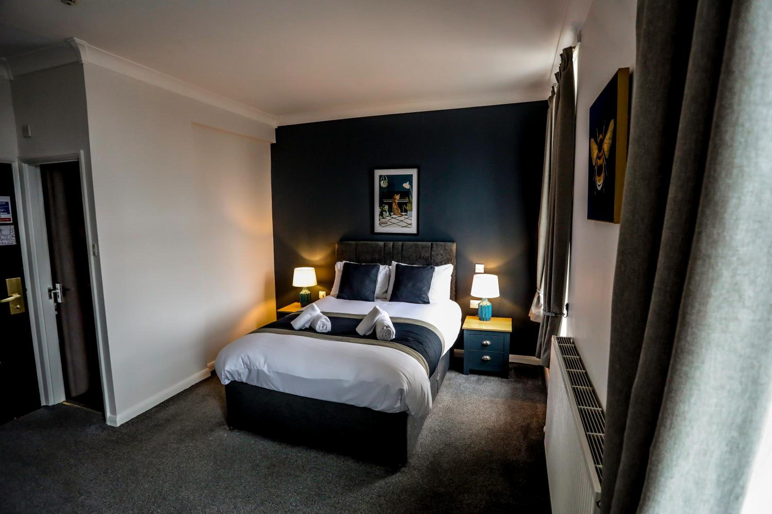 Double Room - Photo 7