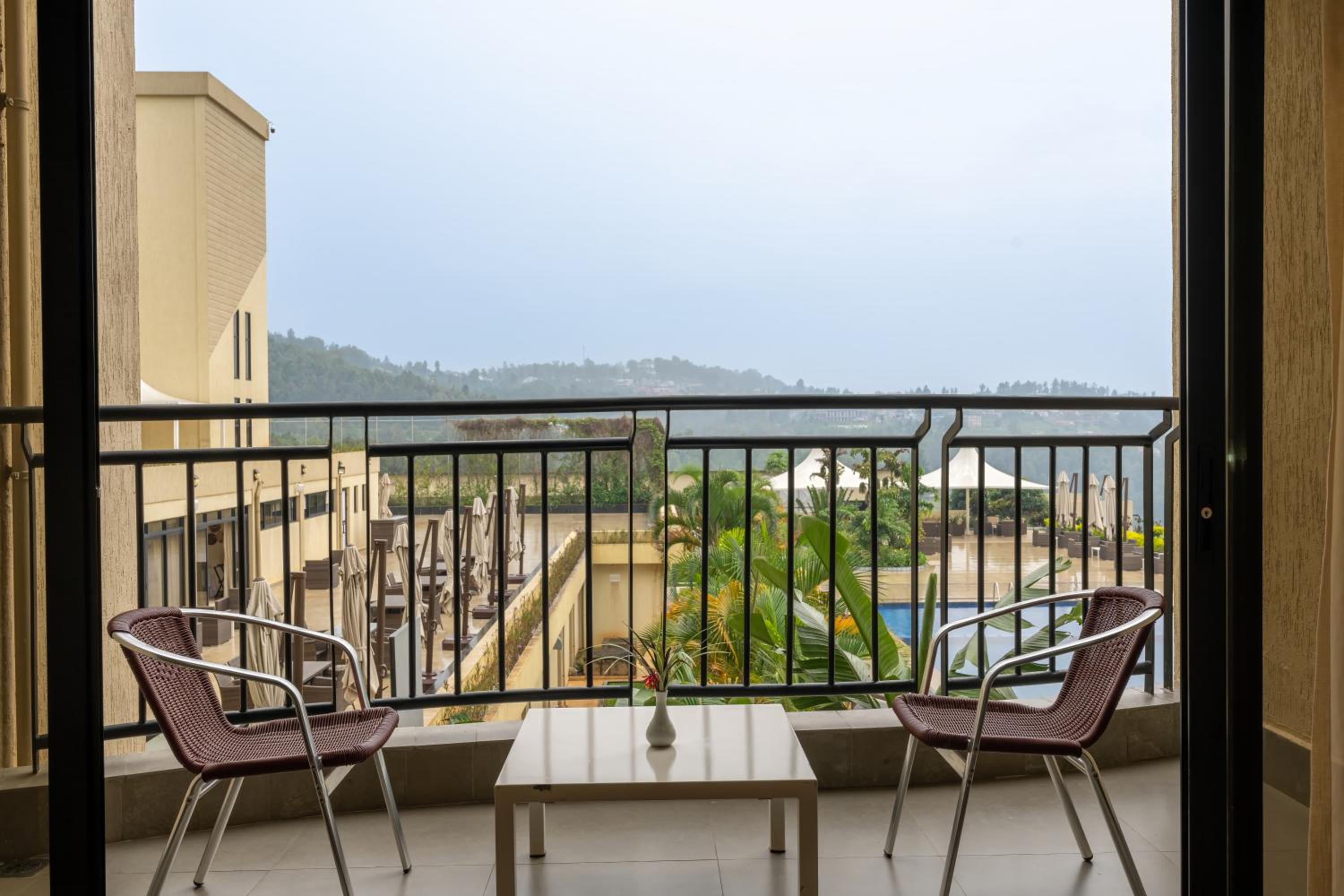 Standard Room with Pool View - Photo 8