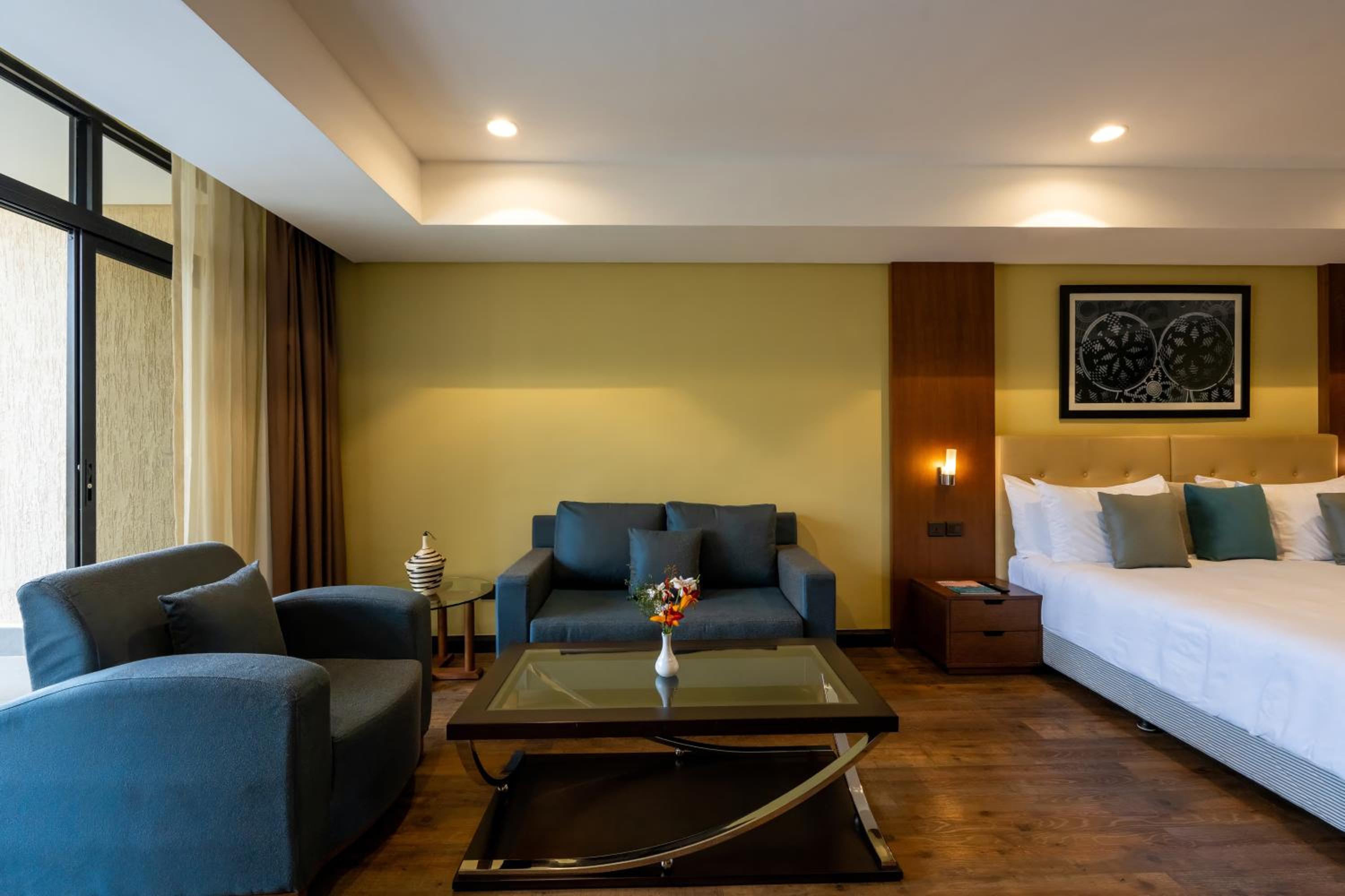 Deluxe Suite - Photo 7