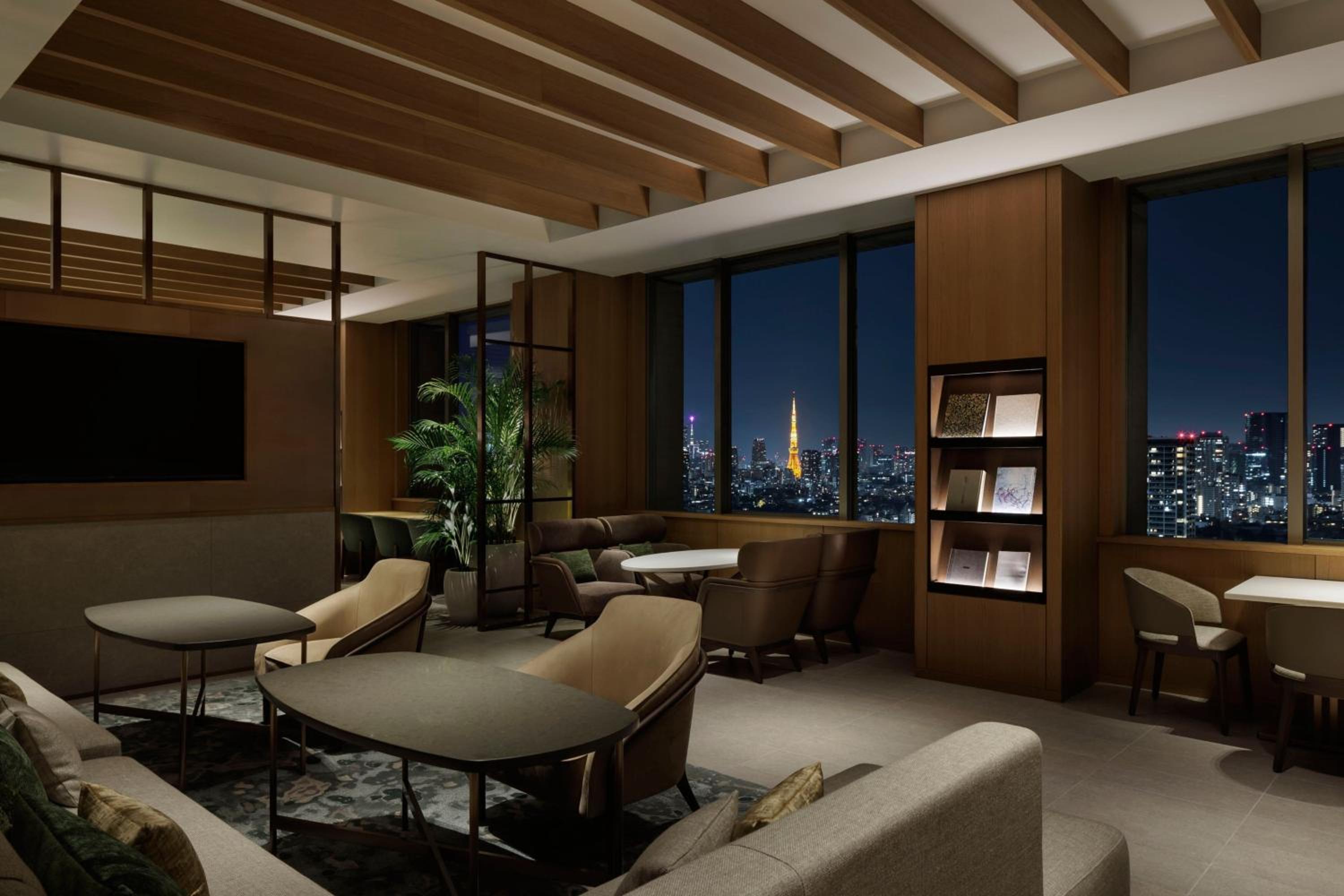 One-Bedroom Presidential King Suite – Club Lounge Access One-Bedroom Presidential King Suite – Club Lounge Access