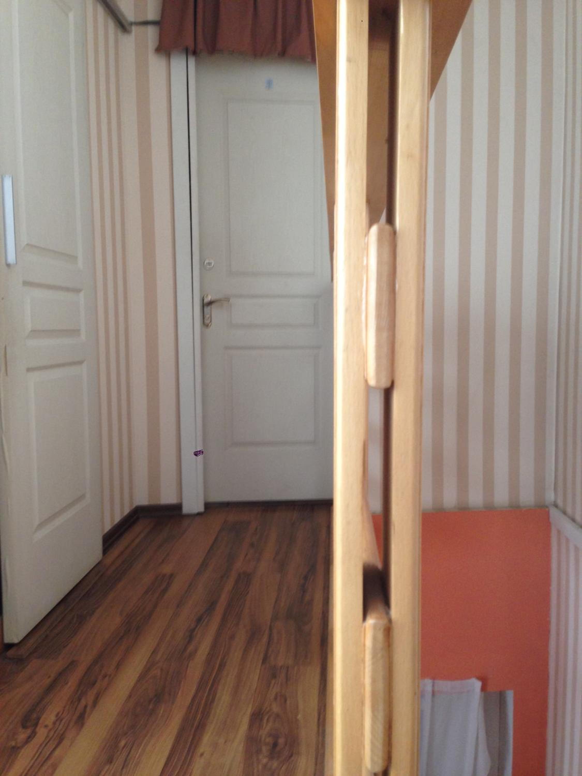 Twin Room with Extra Bed - Photo 17