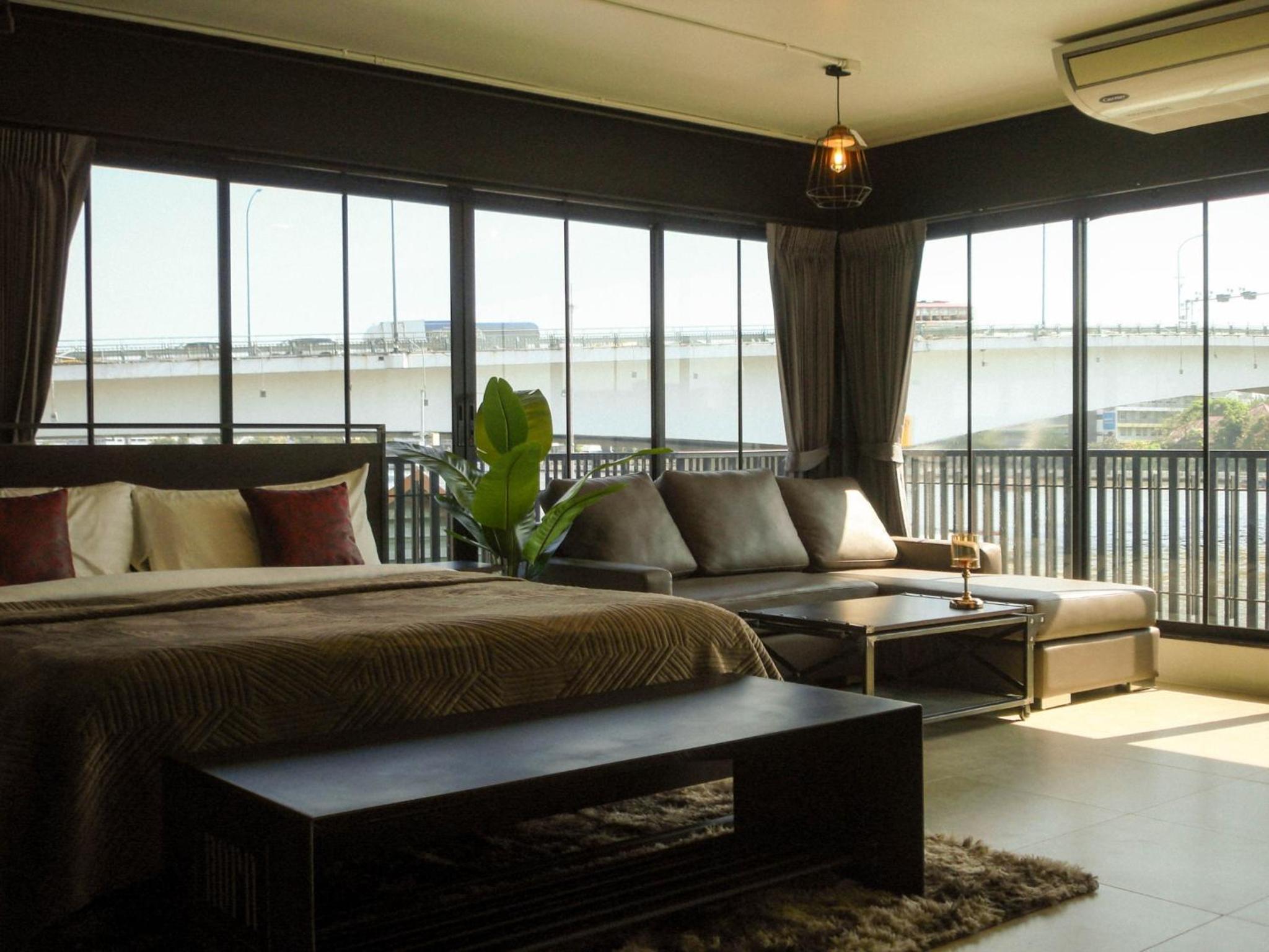 Panoramic River View Room with Jacuzzi  photo 3