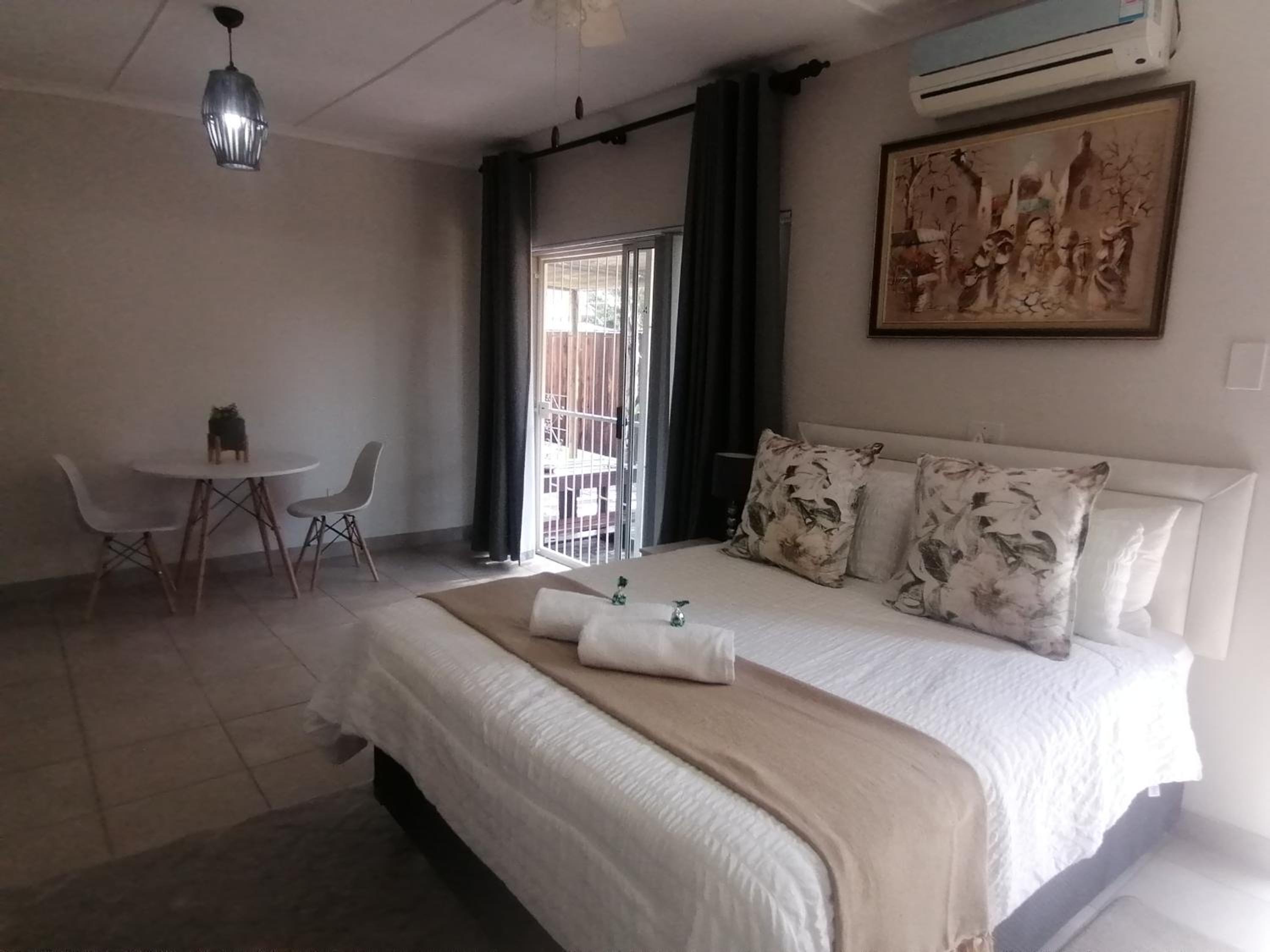 Quadruple Room with Bathroom - Photo 5