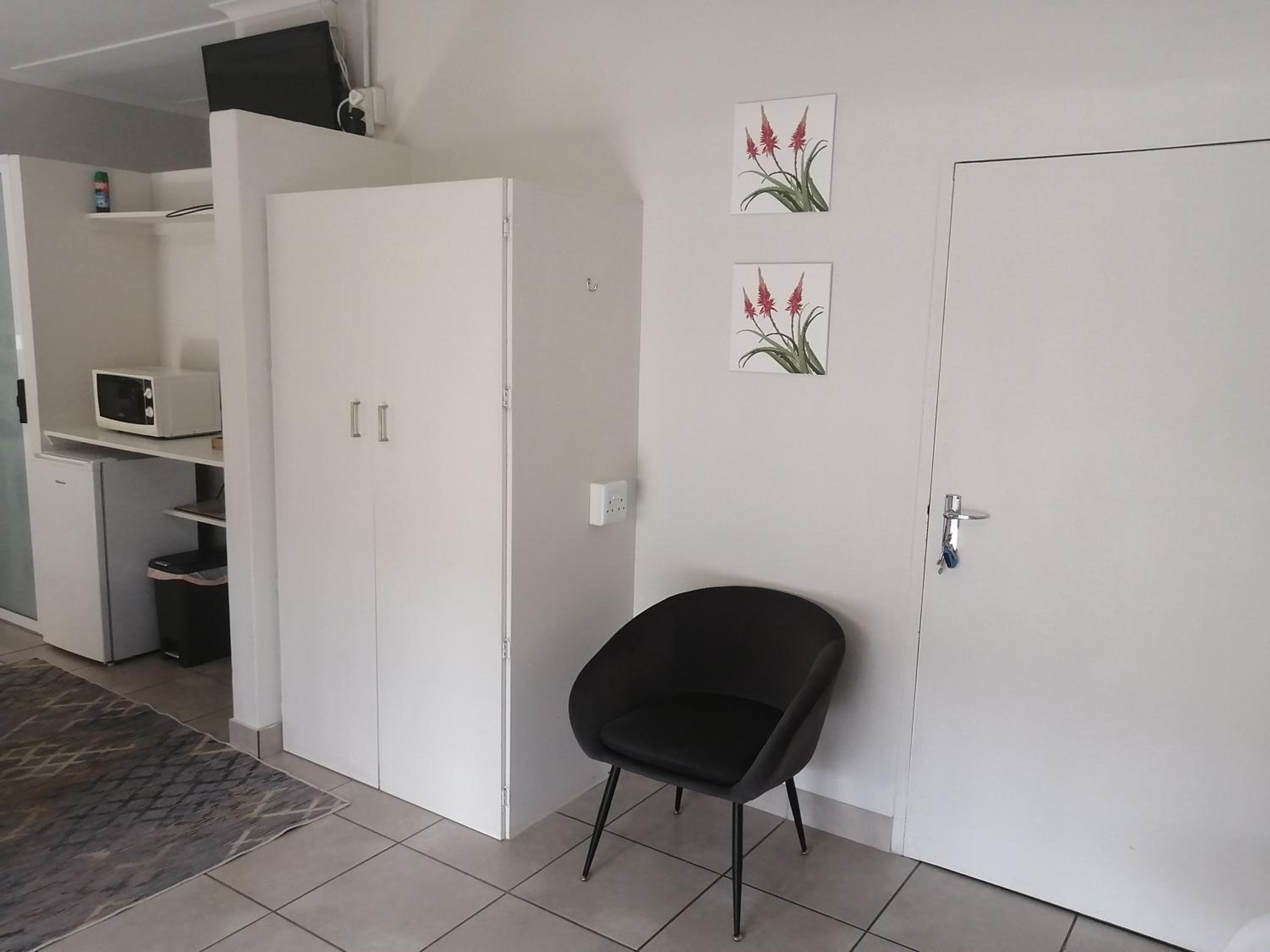 Quadruple Room with Bathroom - Photo 7