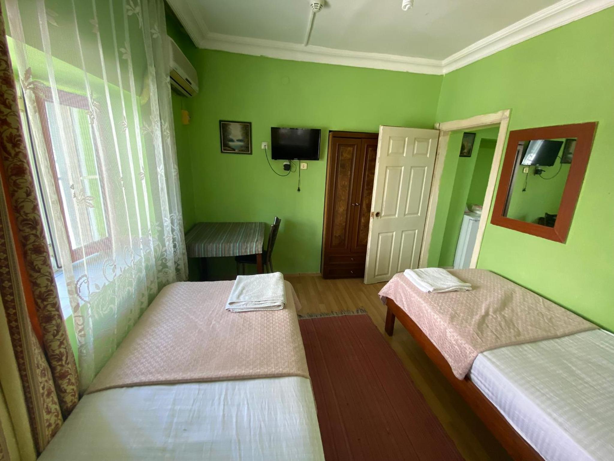 One-Bedroom Apartment photo 1