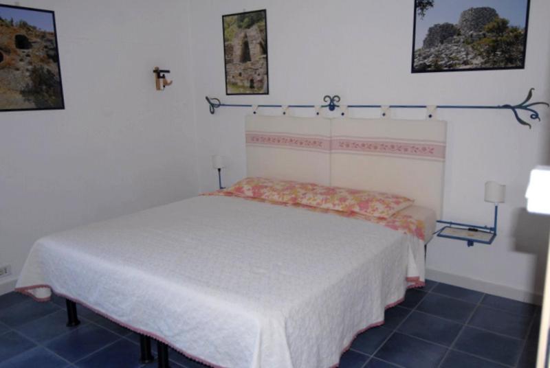 Double or Twin Room with Private External Bathroom - Photo 5