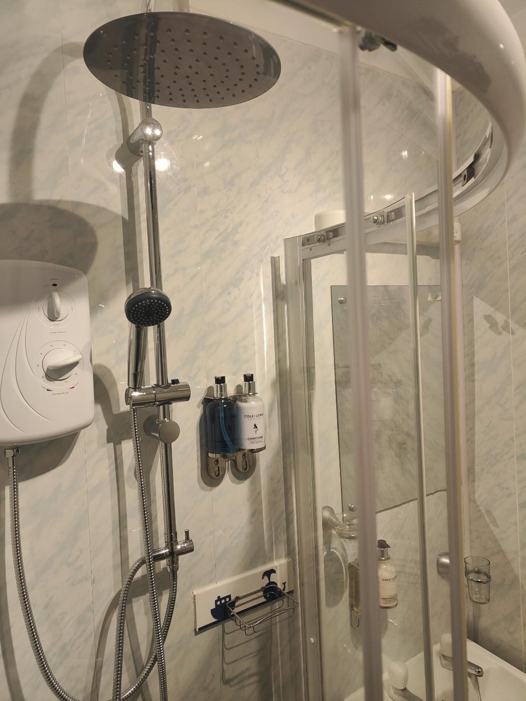 Single Room photo 2
