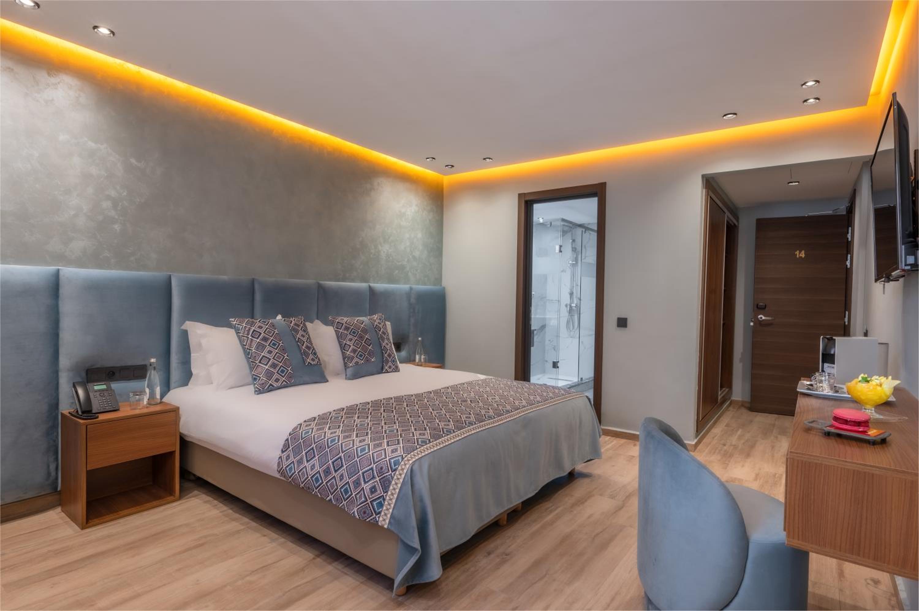 Queen Room - Photo 1