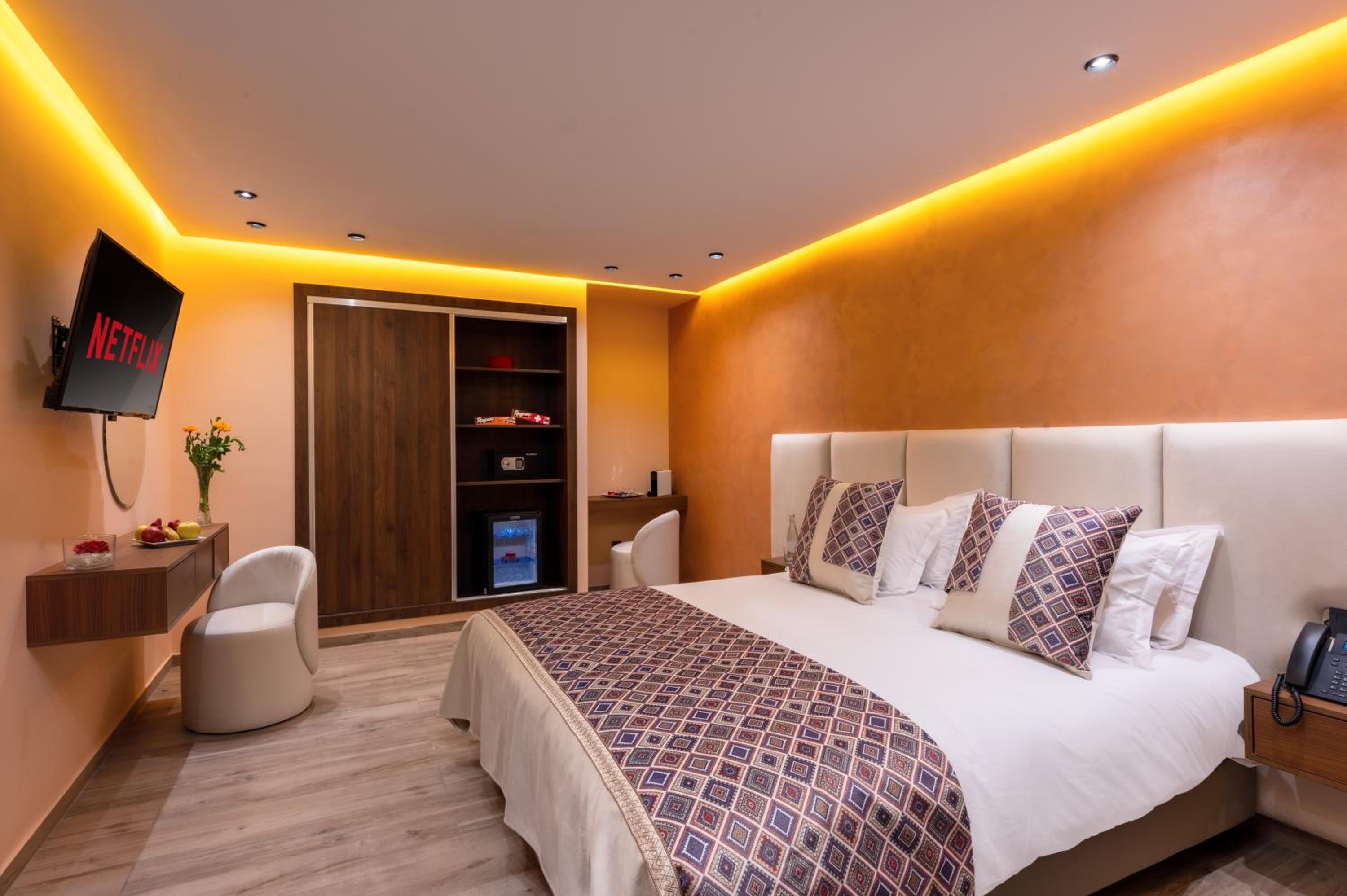 Double Room - Photo 5
