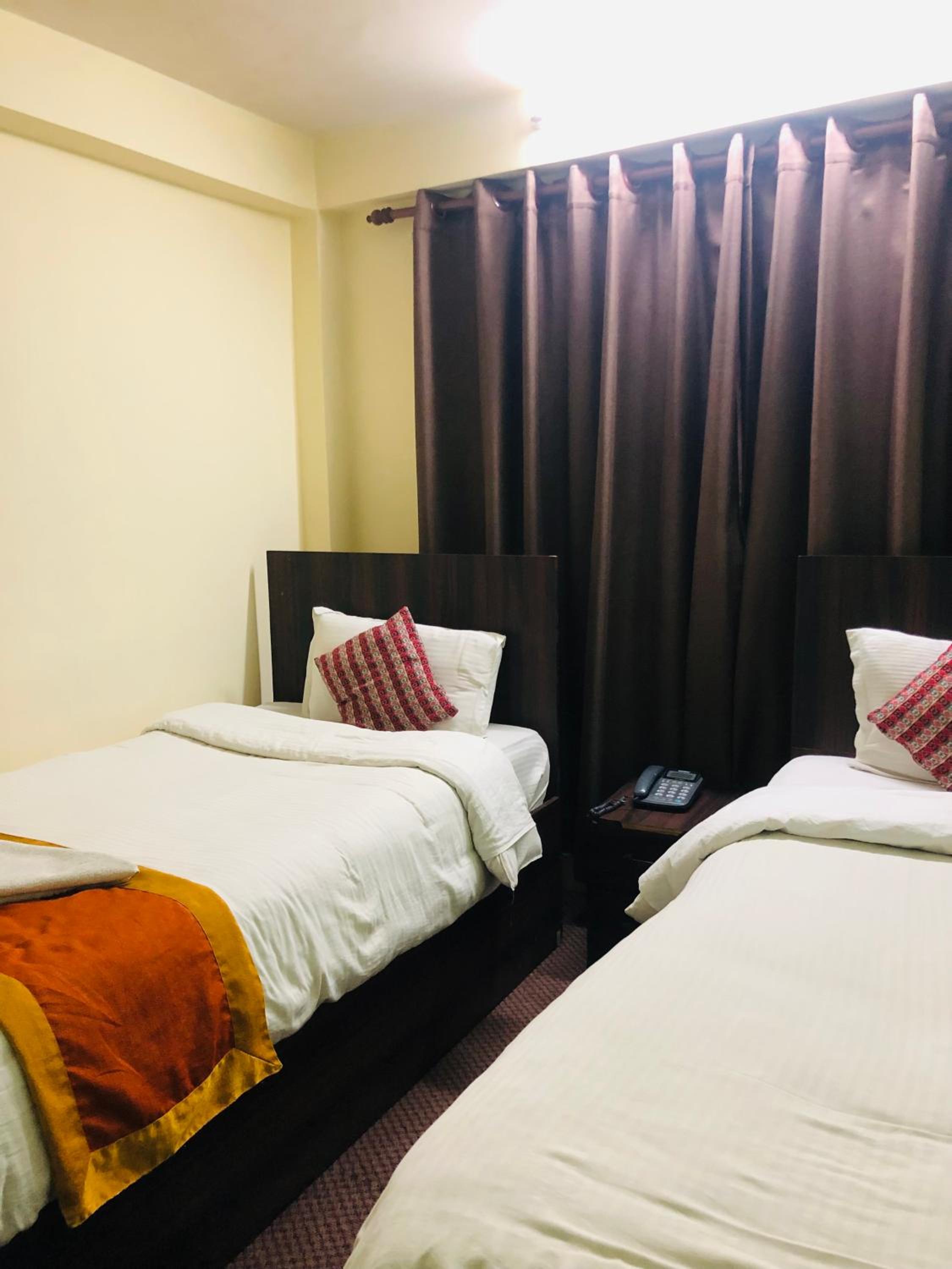 Standard Twin Room - Photo 6