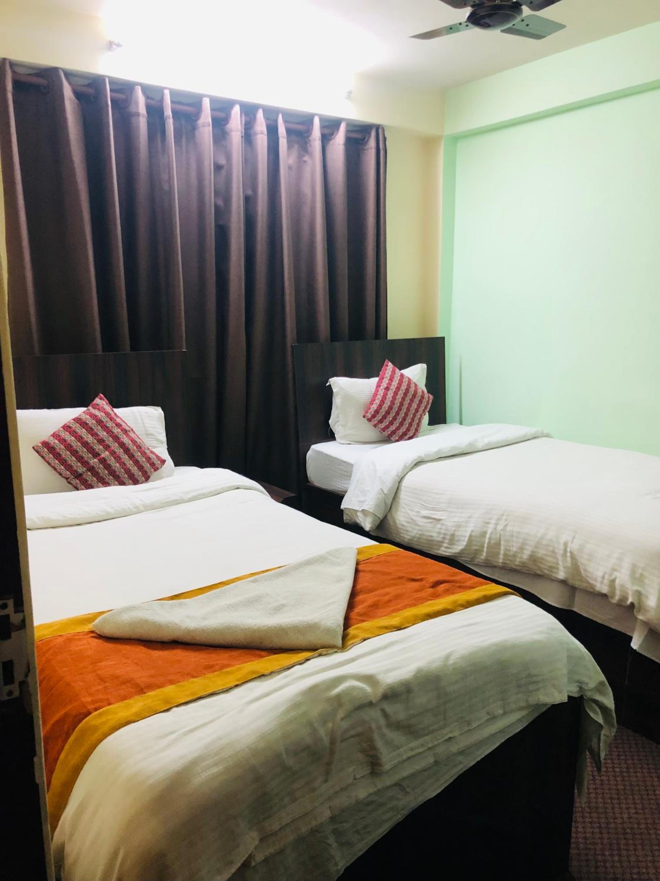 Standard Twin Room - Photo 2