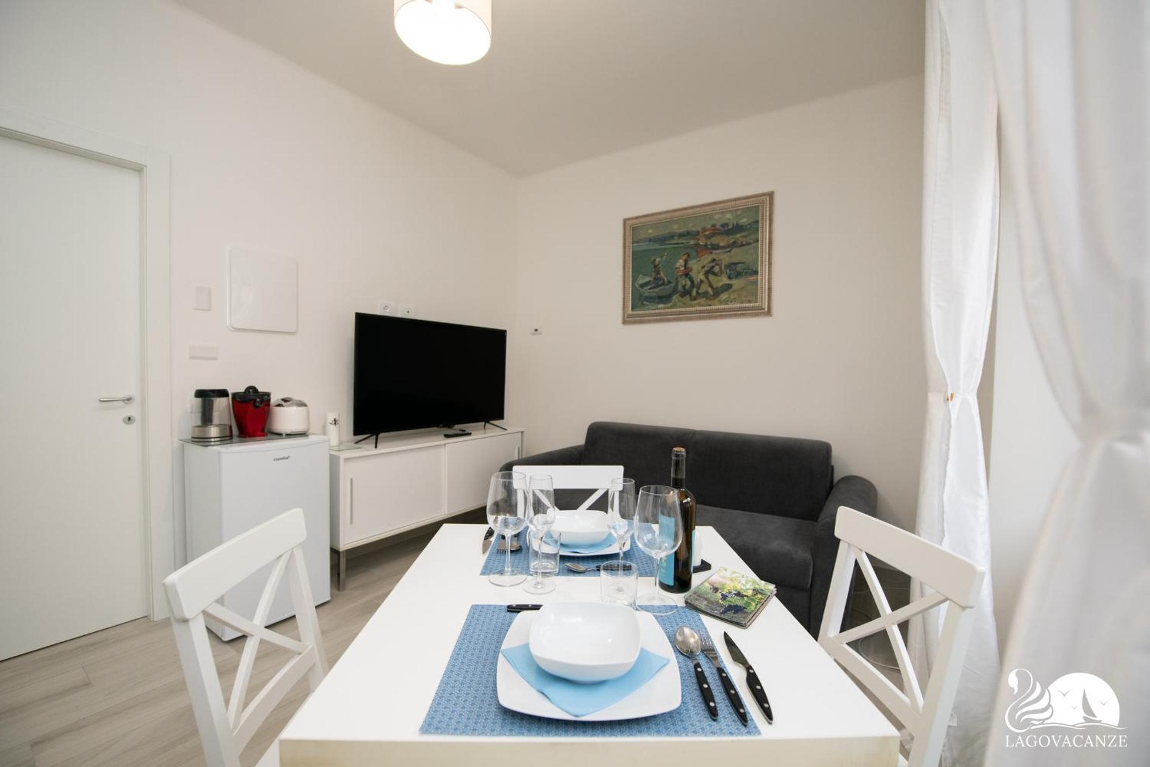 One-Bedroom Apartment photo 2