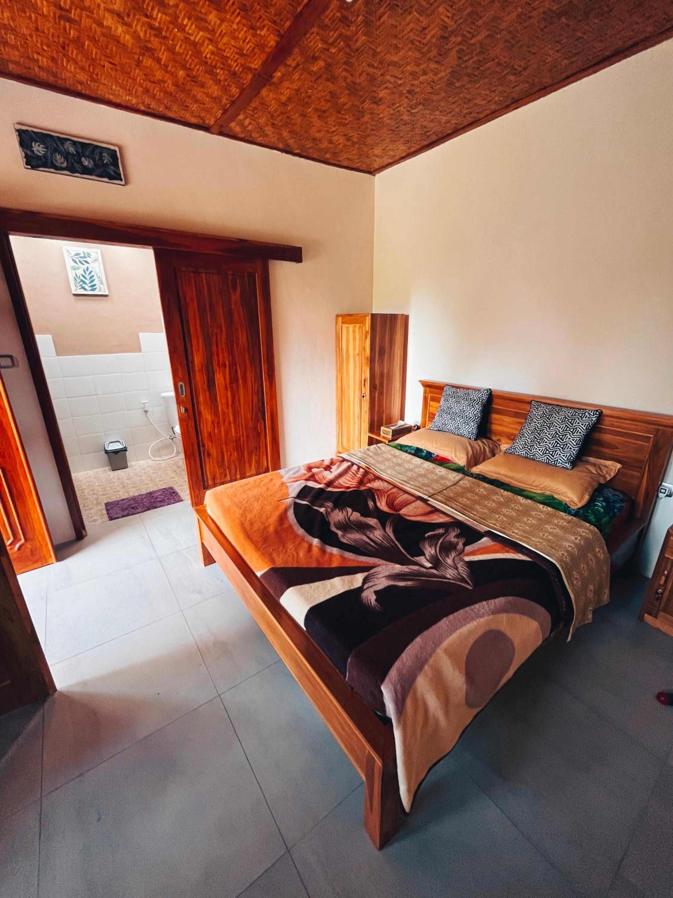 Standard Double Room with Fan - Photo 2