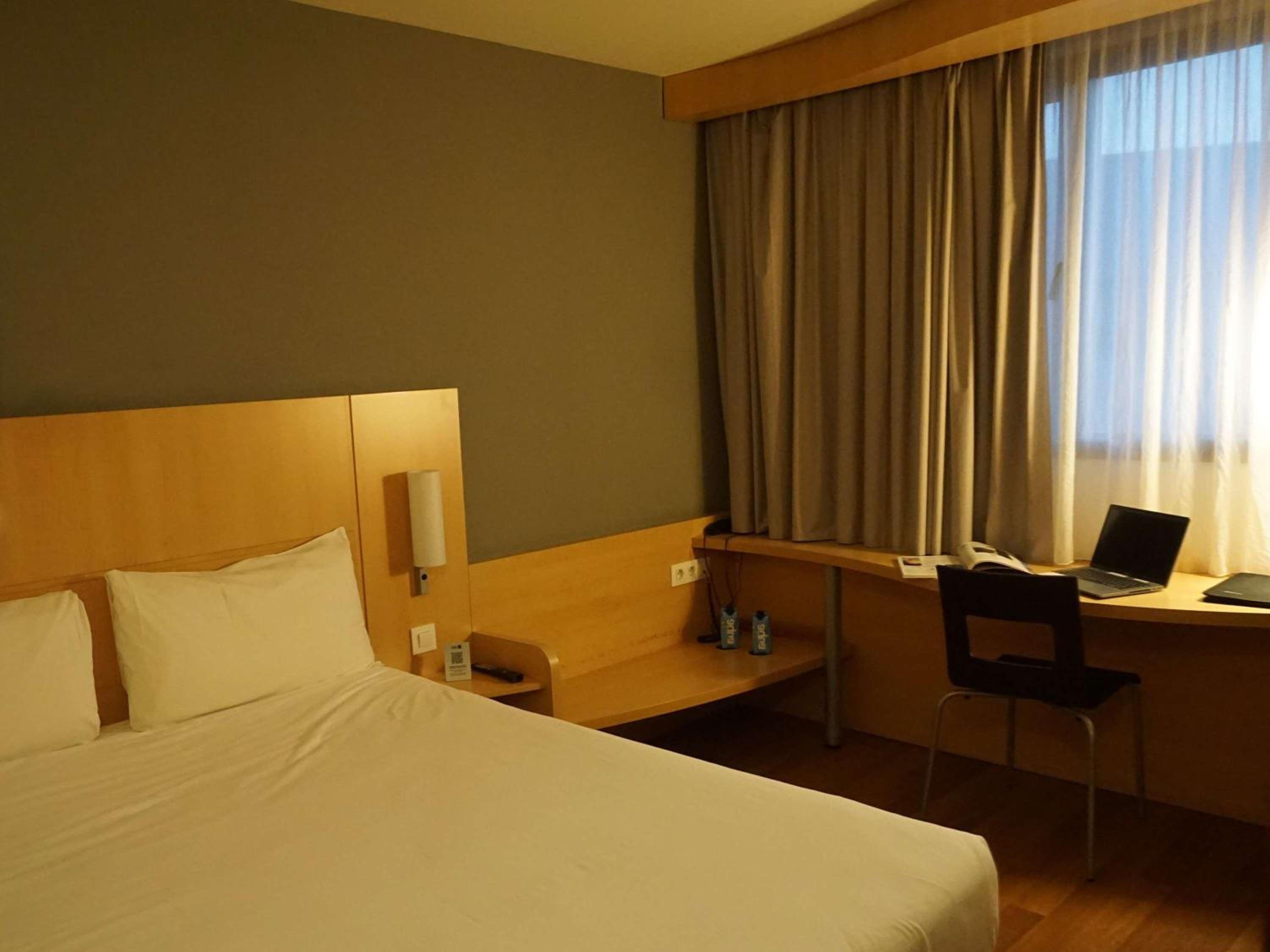 Standard Double Room - Photo 7