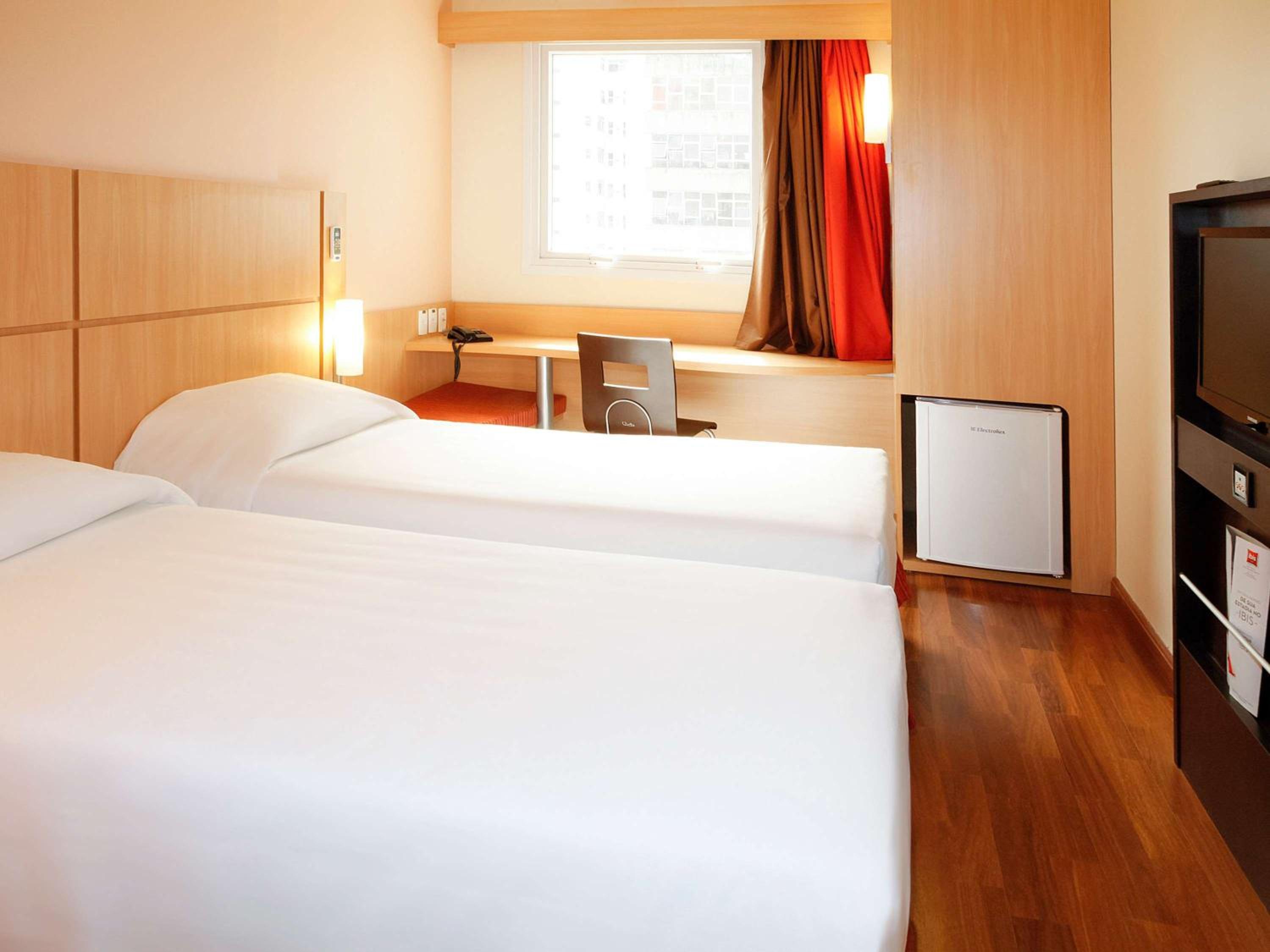 Standard Twin Room photo 3