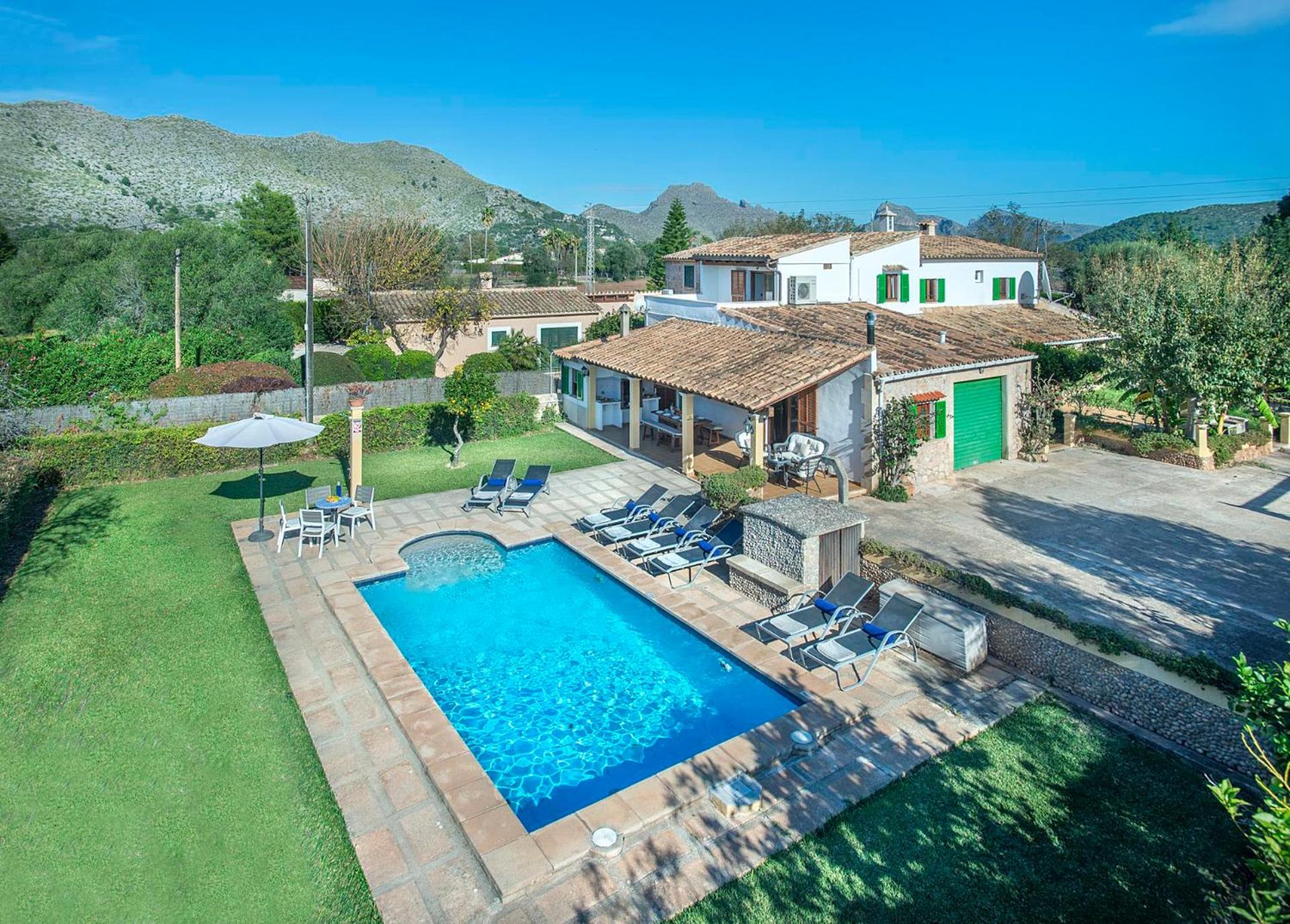 Four-Bedroom Villa photo 2