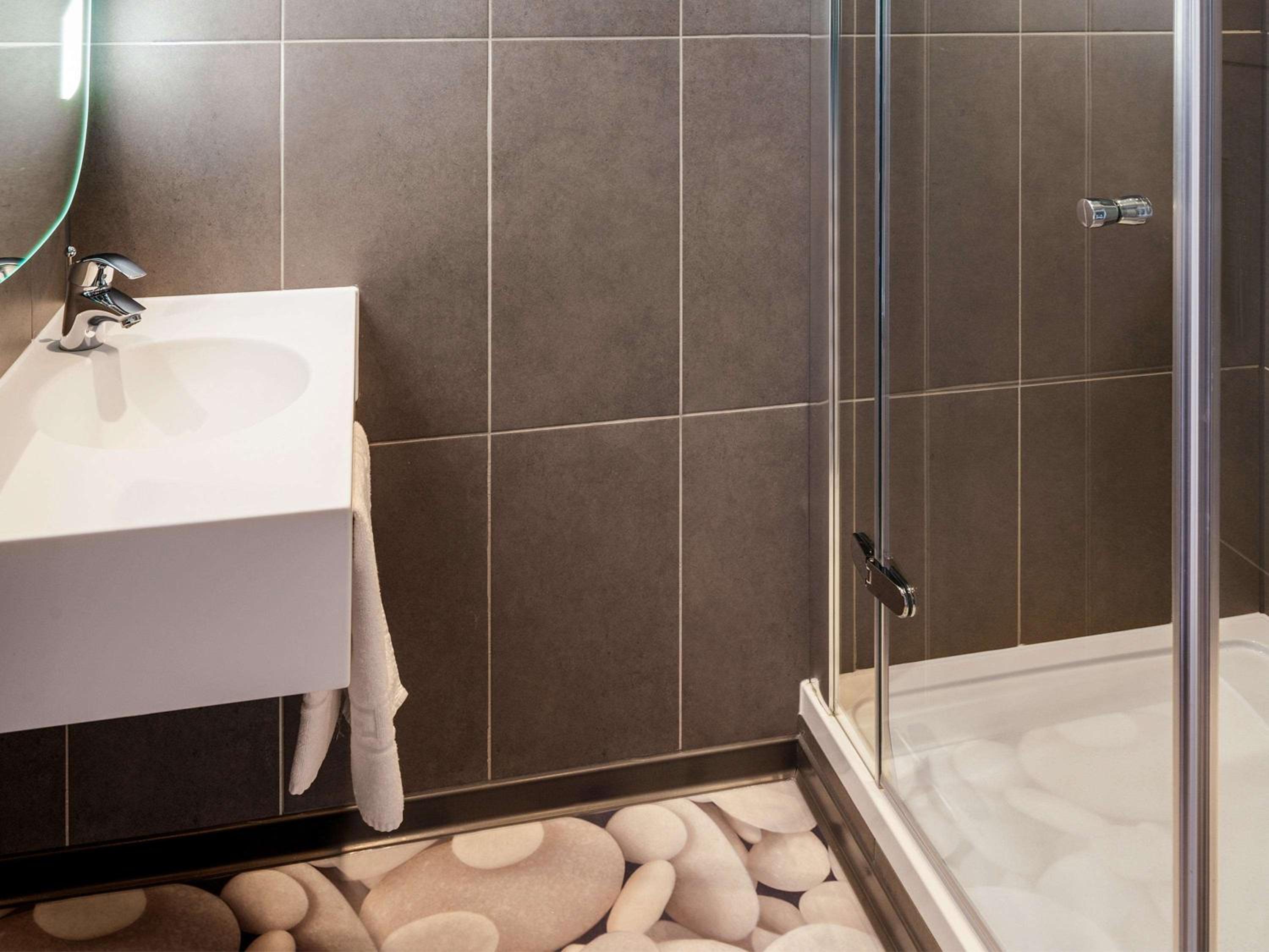 Standard Twin Room - Disability Access photo 3