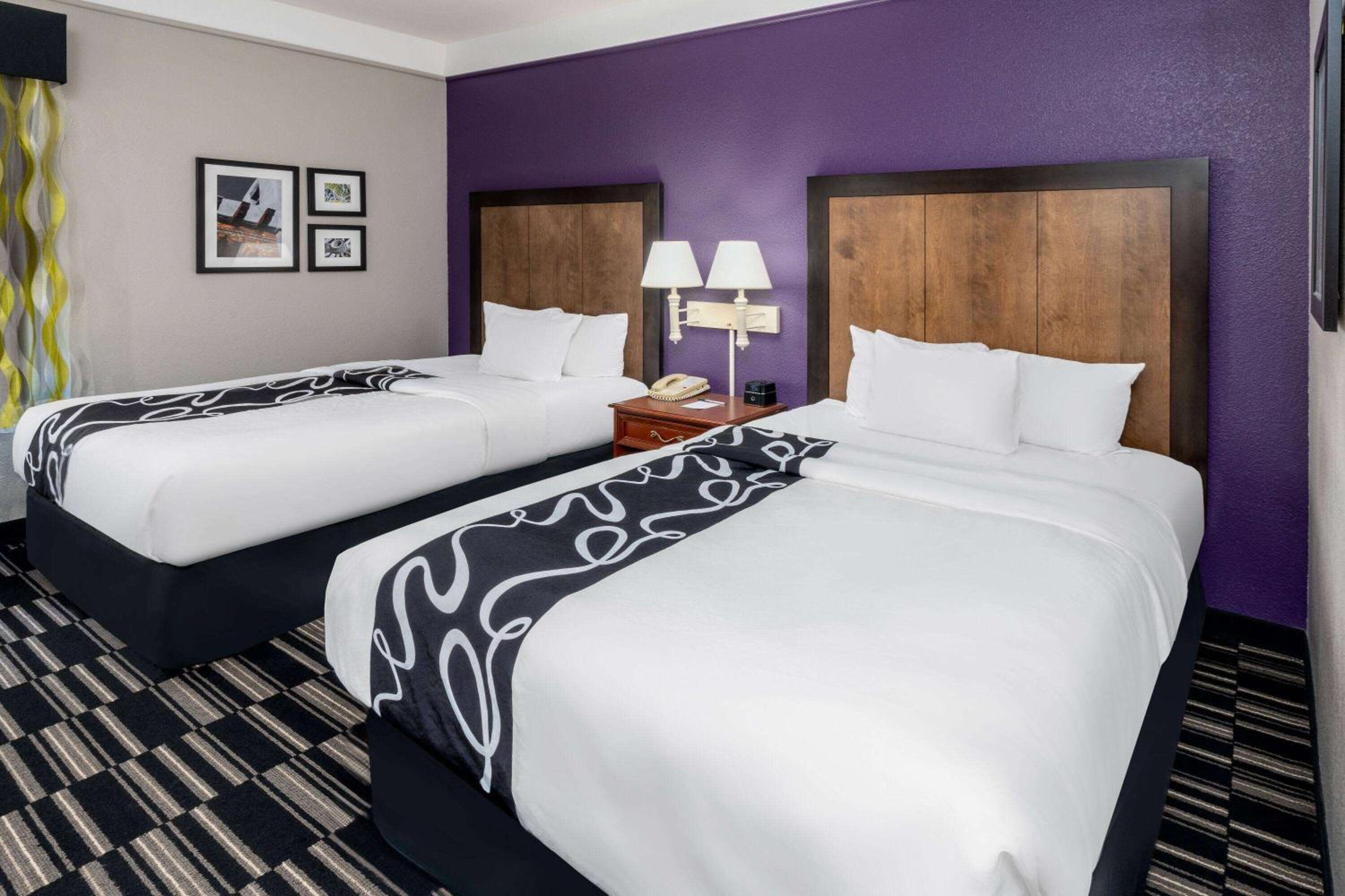 Double Room with Two Double Beds - Disability Access - Photo 3