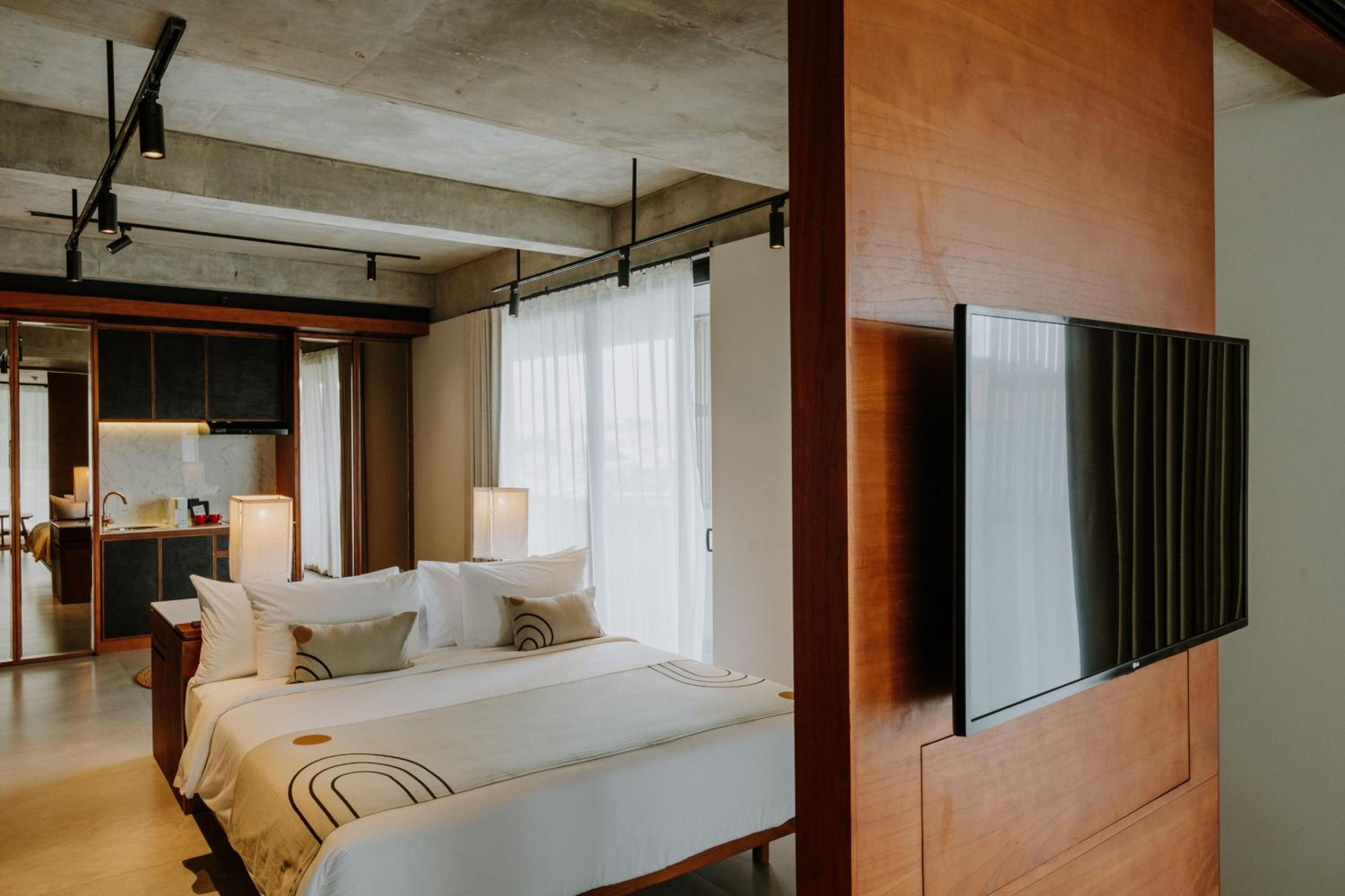 Premier Suite Plus King photo 1
