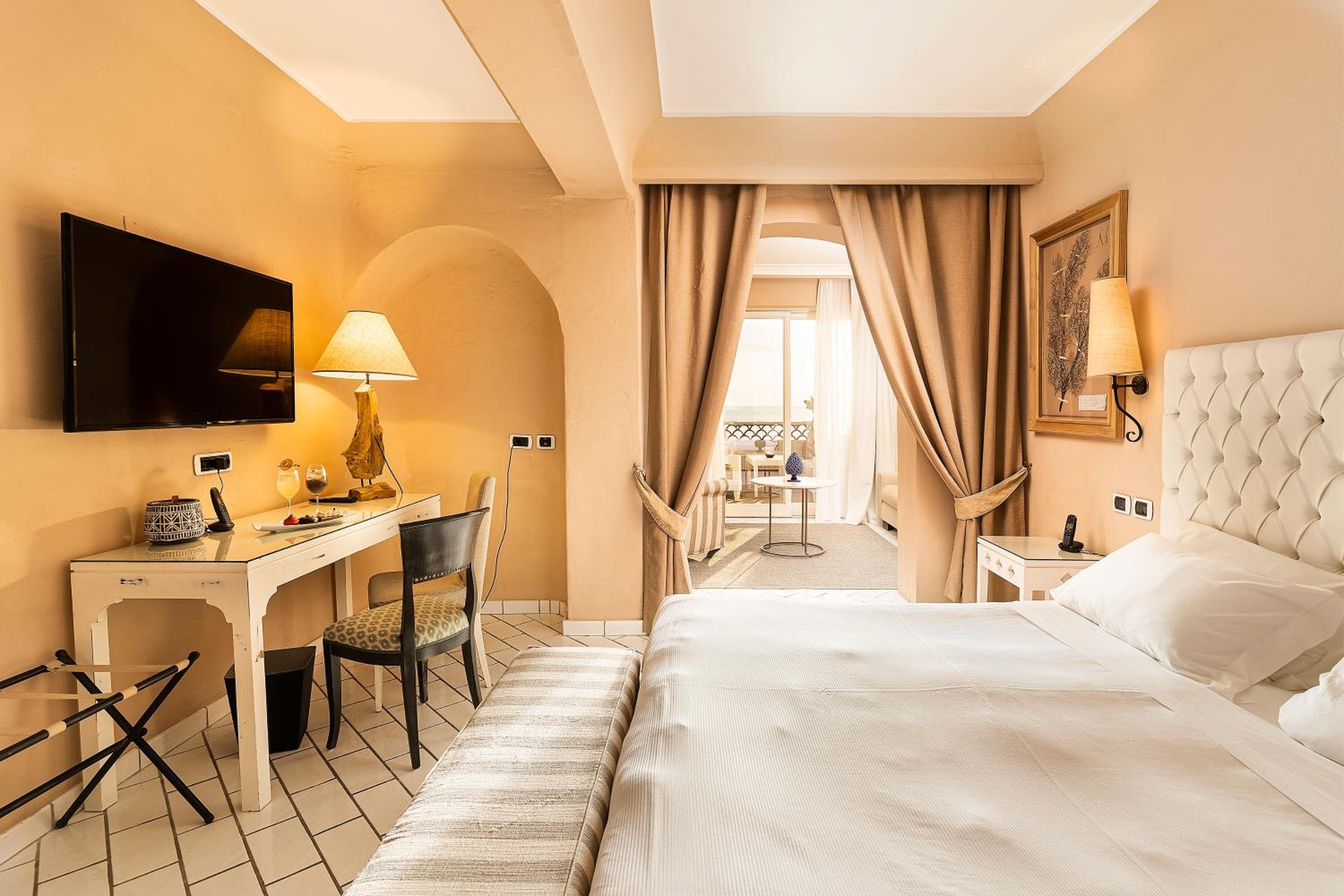 Suite with Sea View - Photo 2