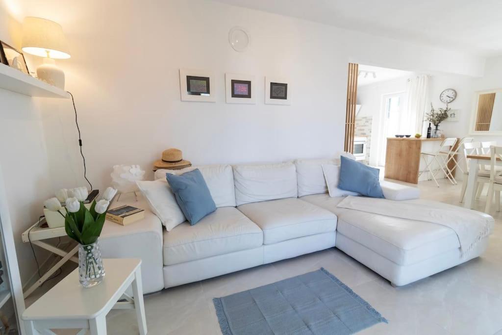 Three-Bedroom Villa photo 1