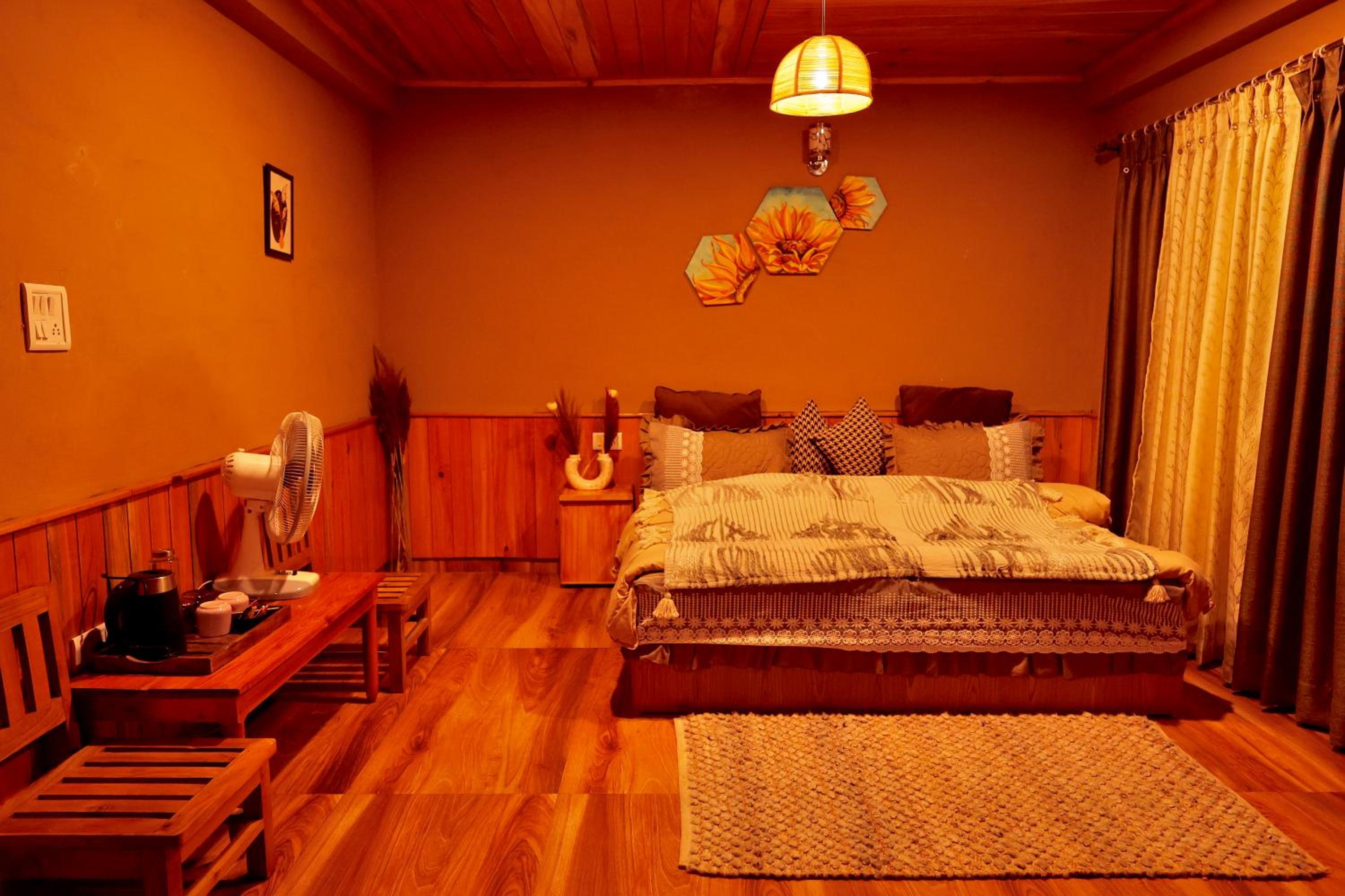 King Room with Mountain View photo 1