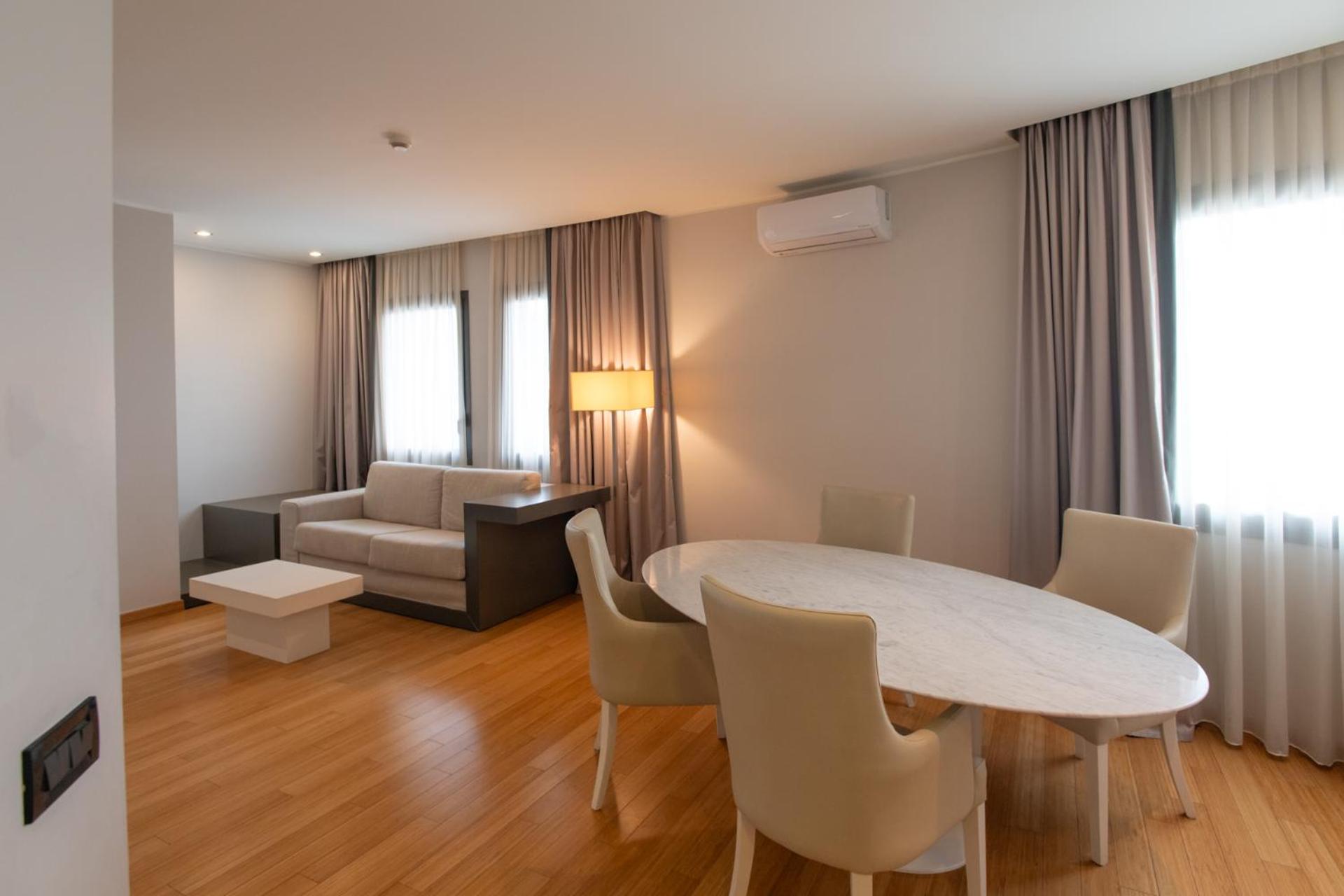 Suite with Pool Access