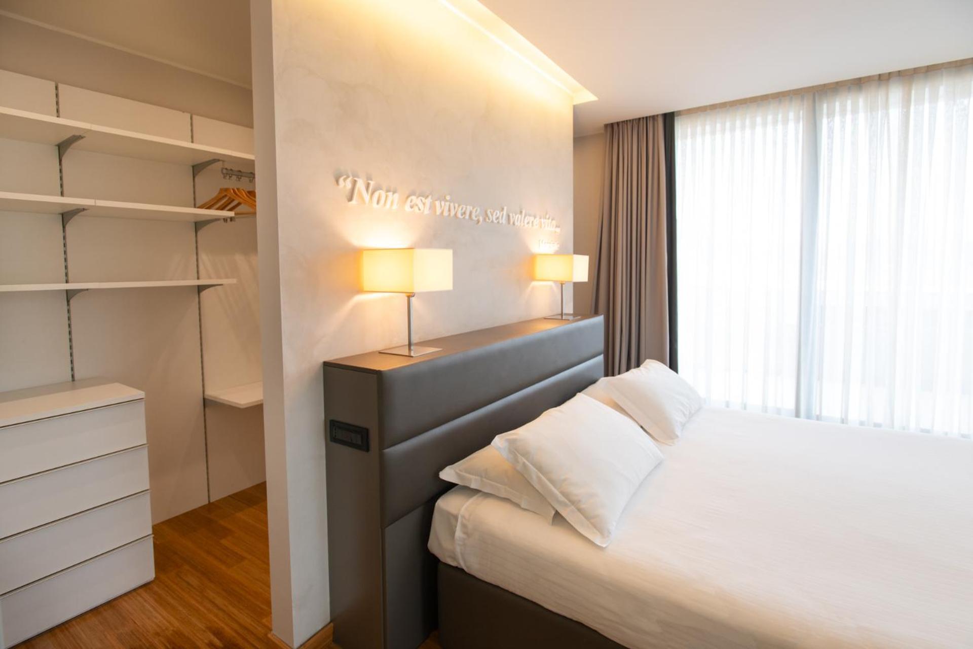 Suite with Pool Access photo 3