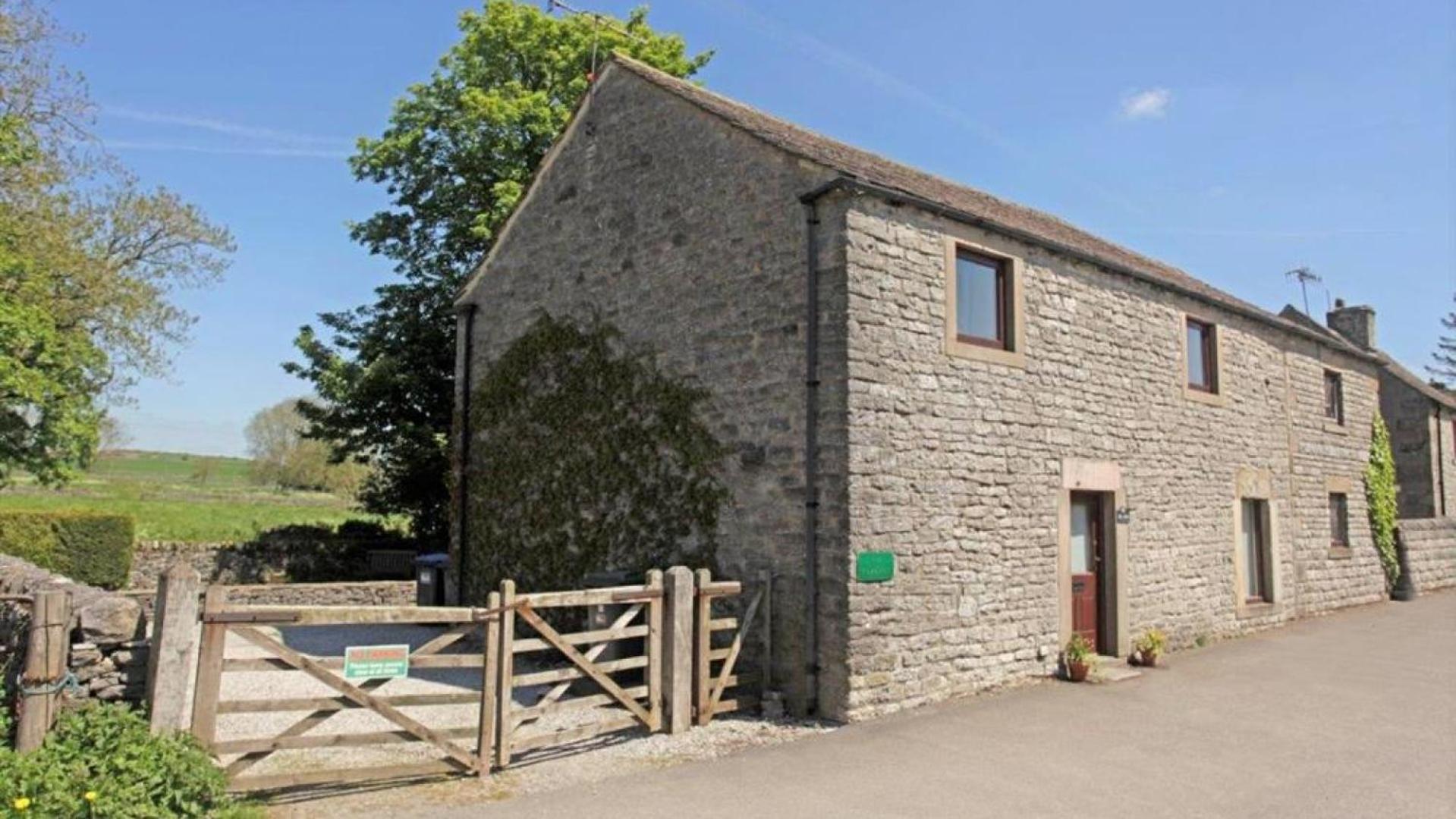 Four-Bedroom House photo 3