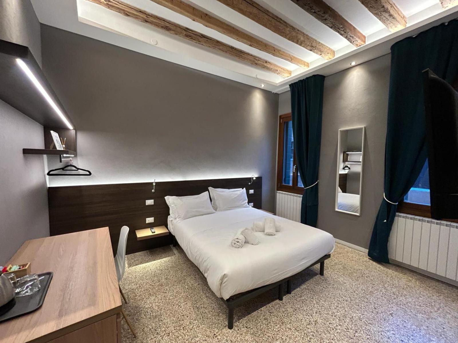 Double Room with Canal View photo 3