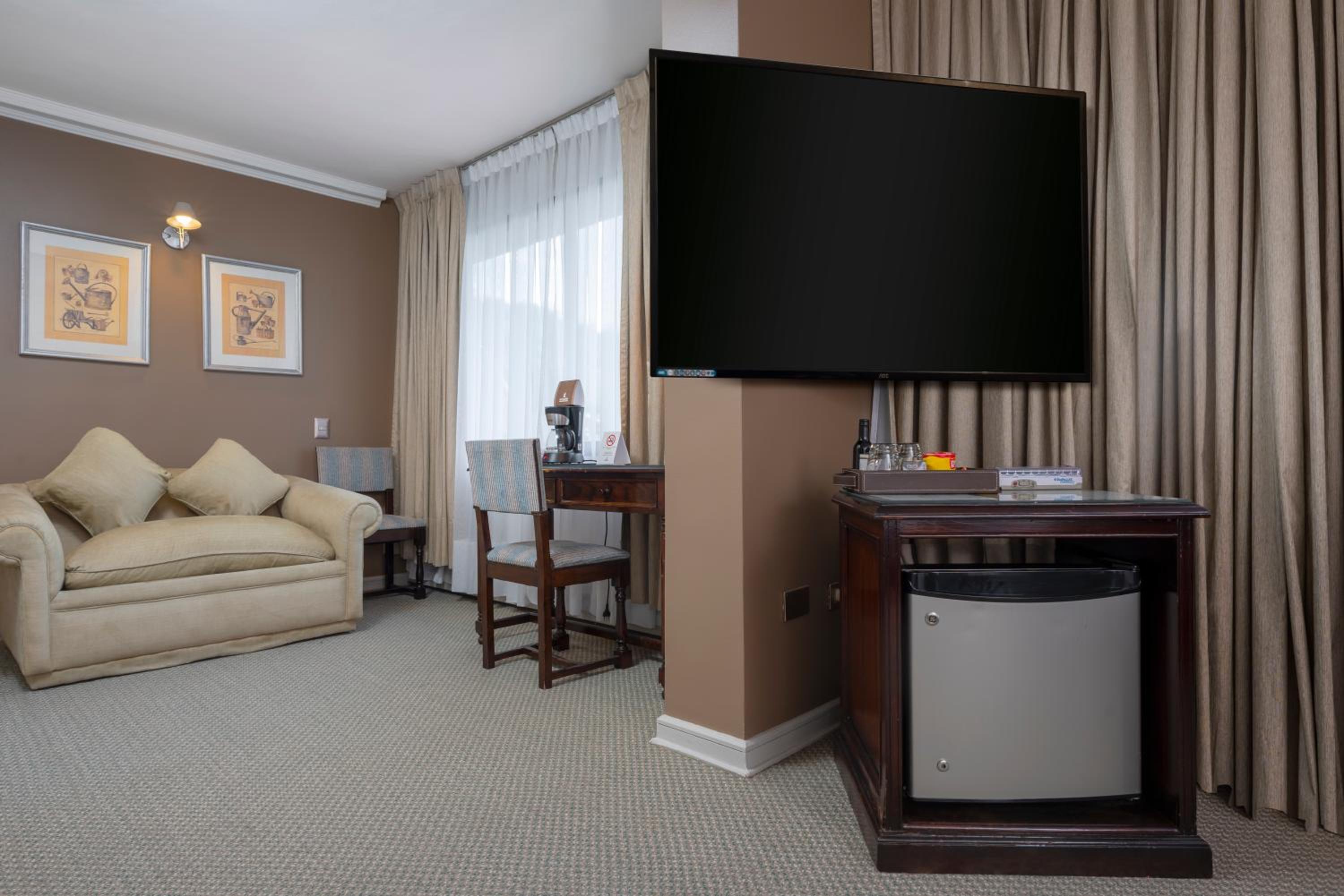 Deluxe Twin Room photo 2