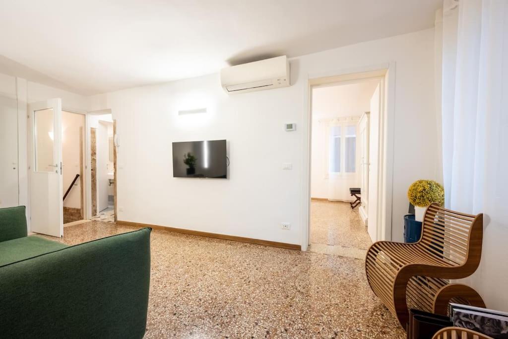 Two-Bedroom Apartment photo 2