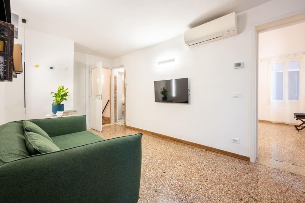 Two-Bedroom Apartment photo 3