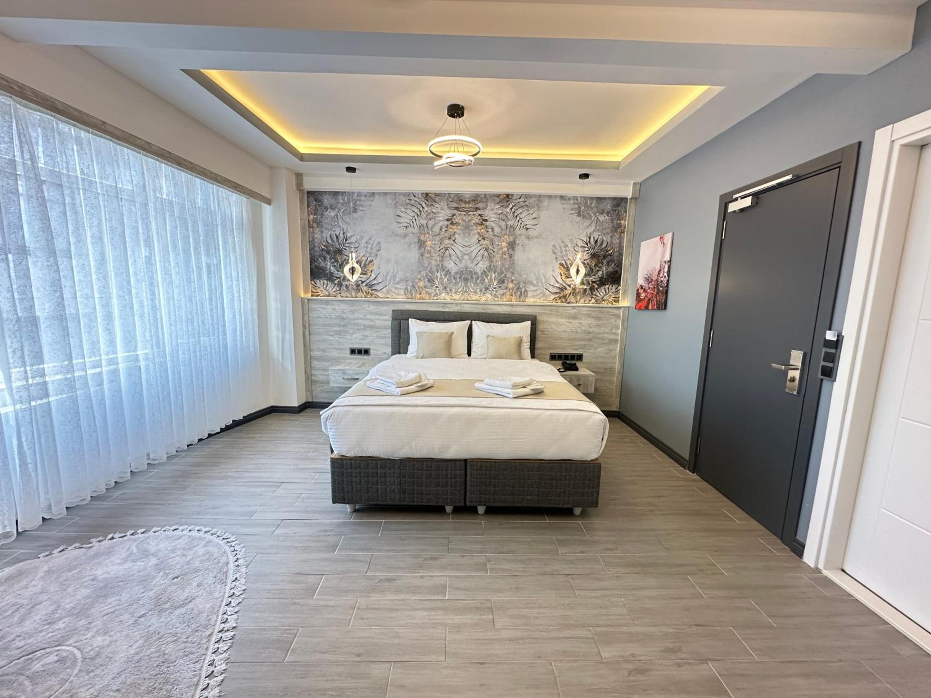 Large Double Room photo 3