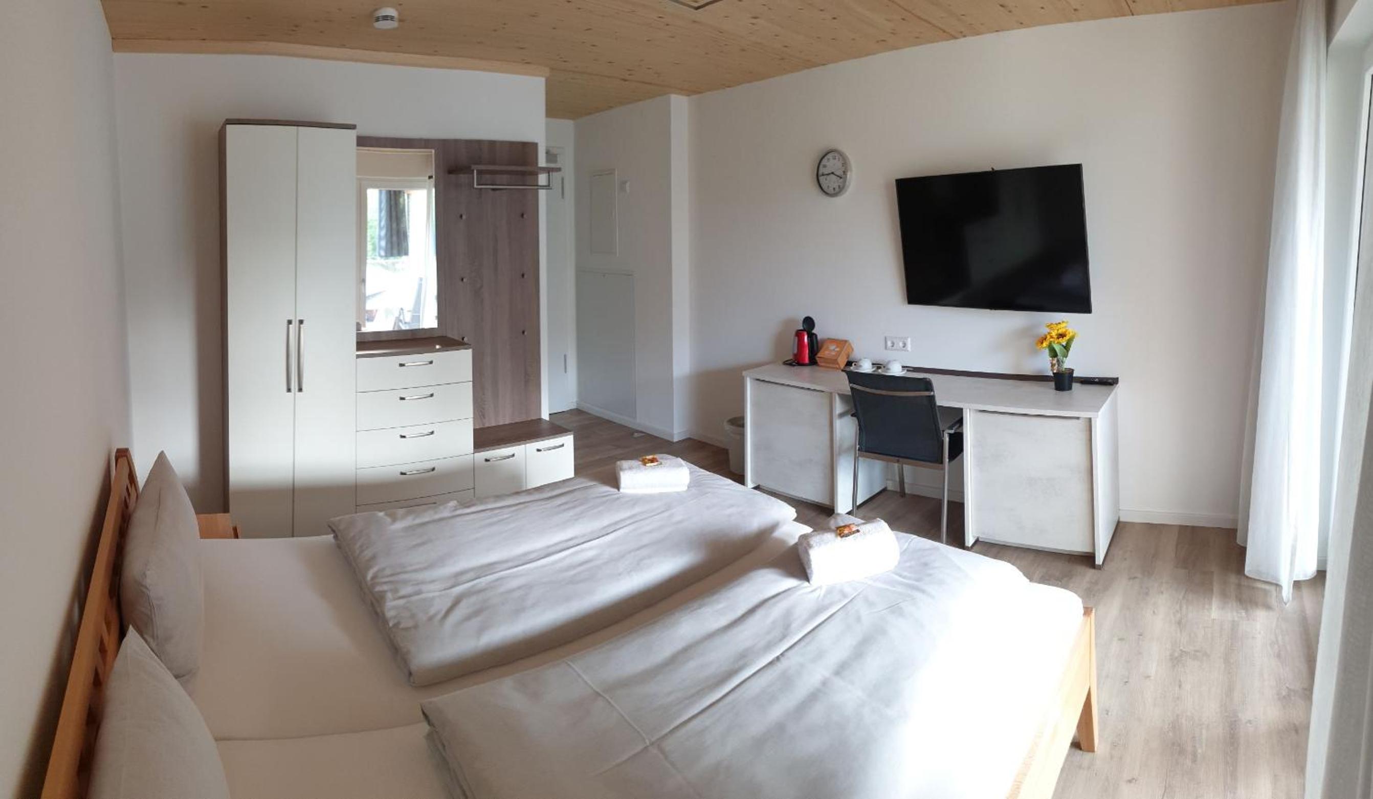 Standard Double Room photo 2