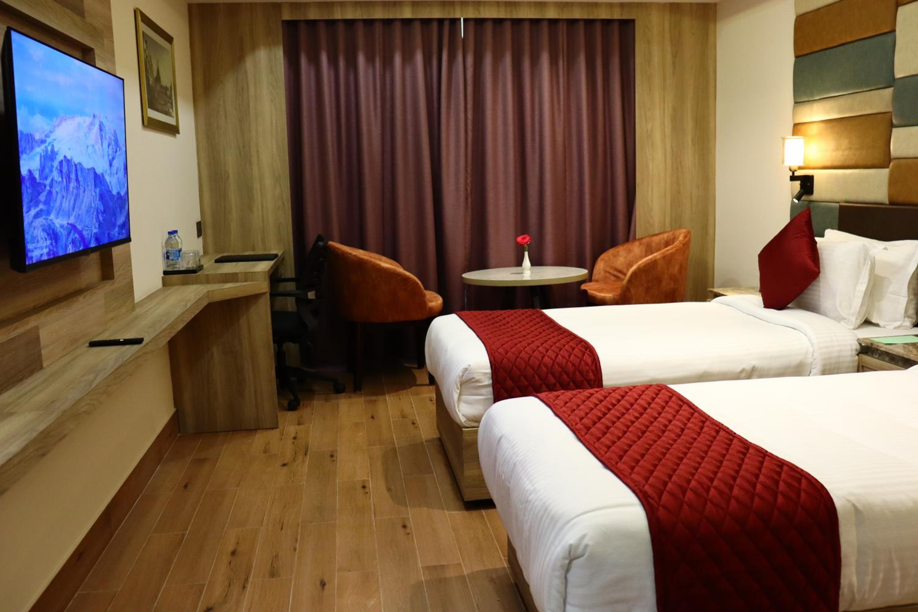 Deluxe Double or Twin Room - Photo 5