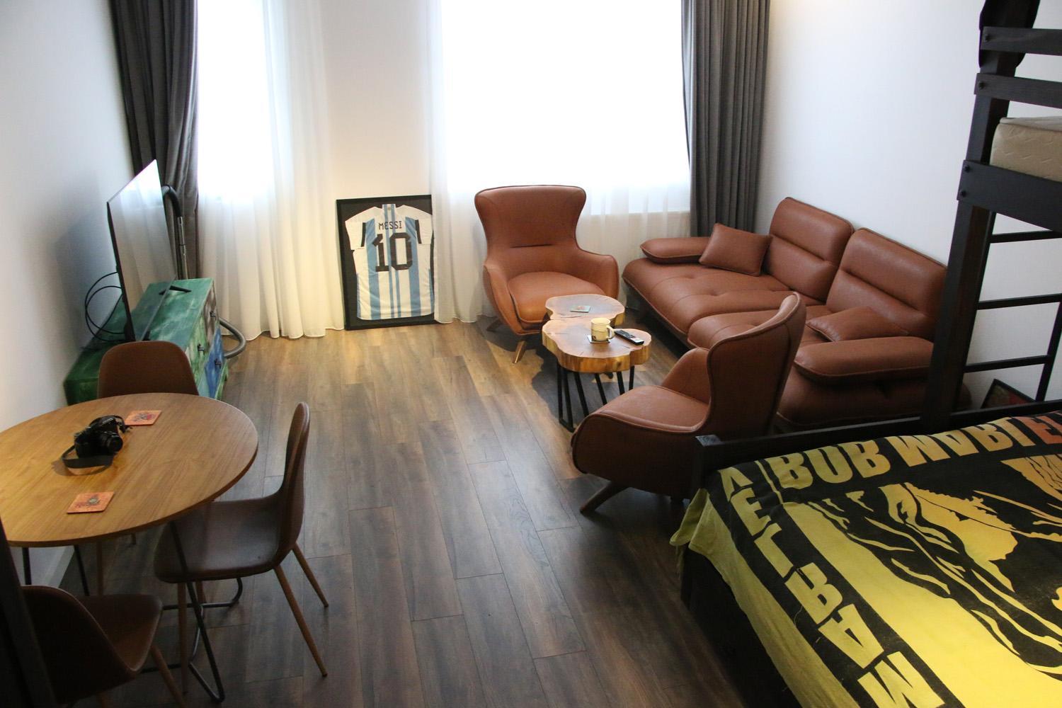 One-Bedroom Apartment photo 1