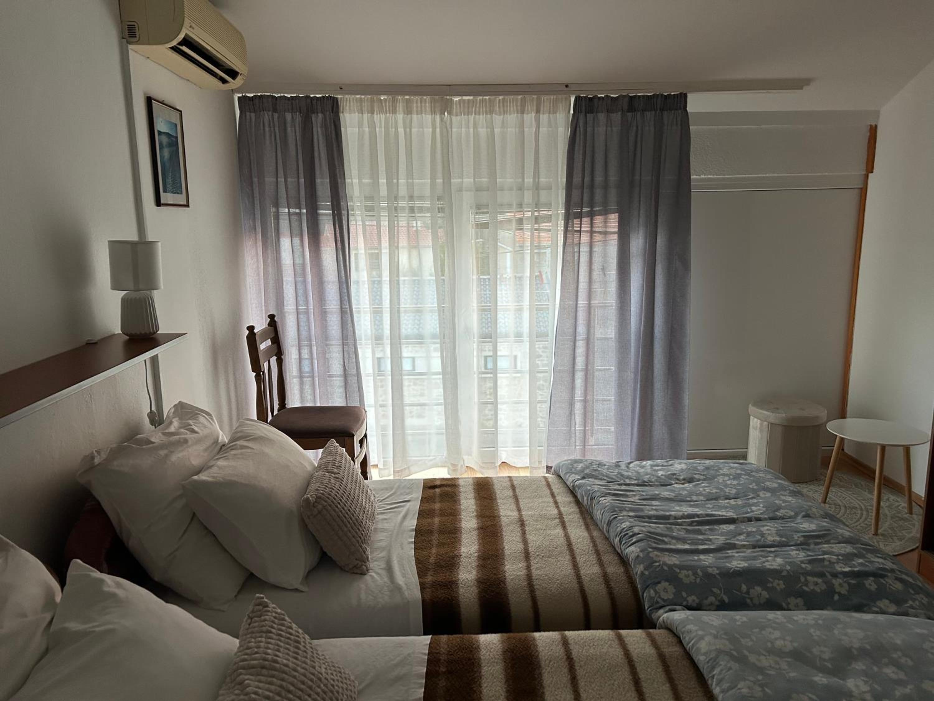 Twin Room - Photo 4