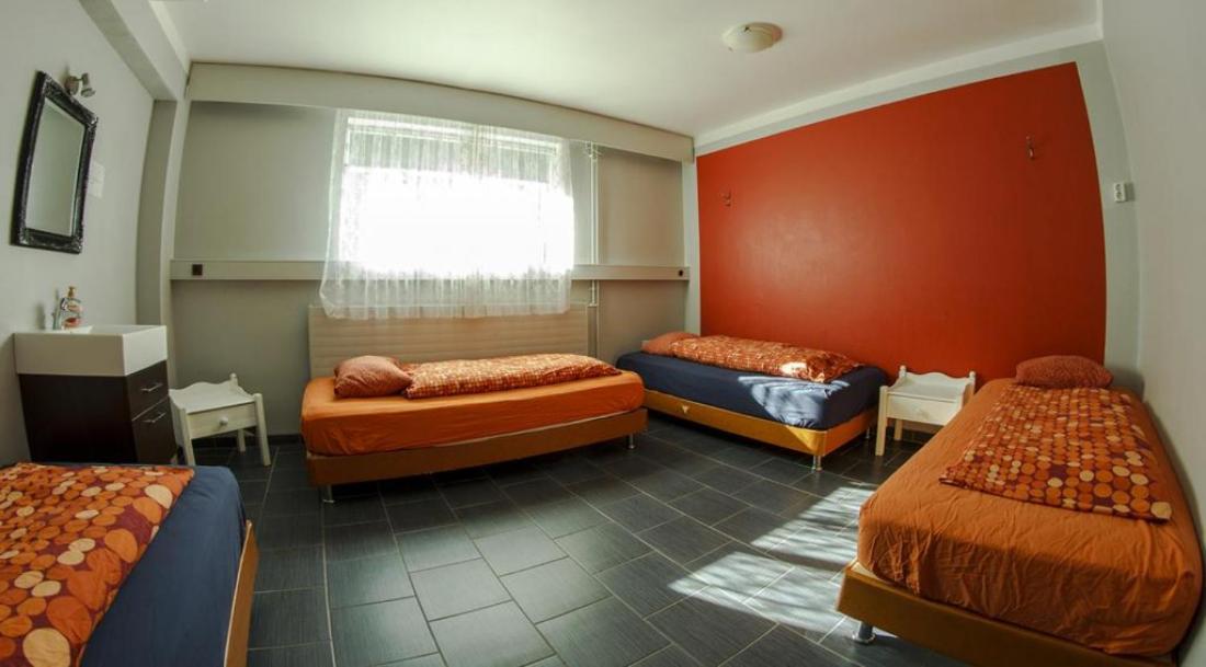 Quadruple Room with Shared Bathroom photo 3