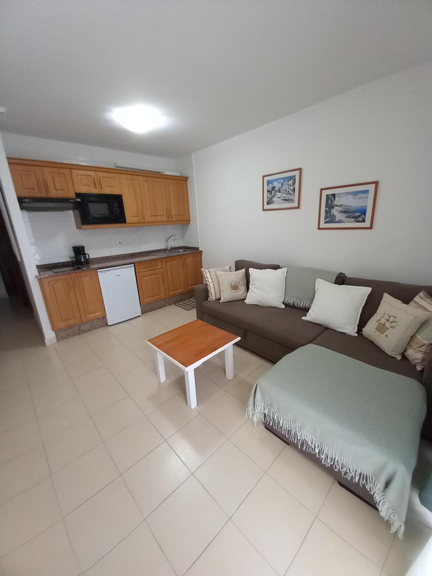 One-Bedroom Apartment photo 2