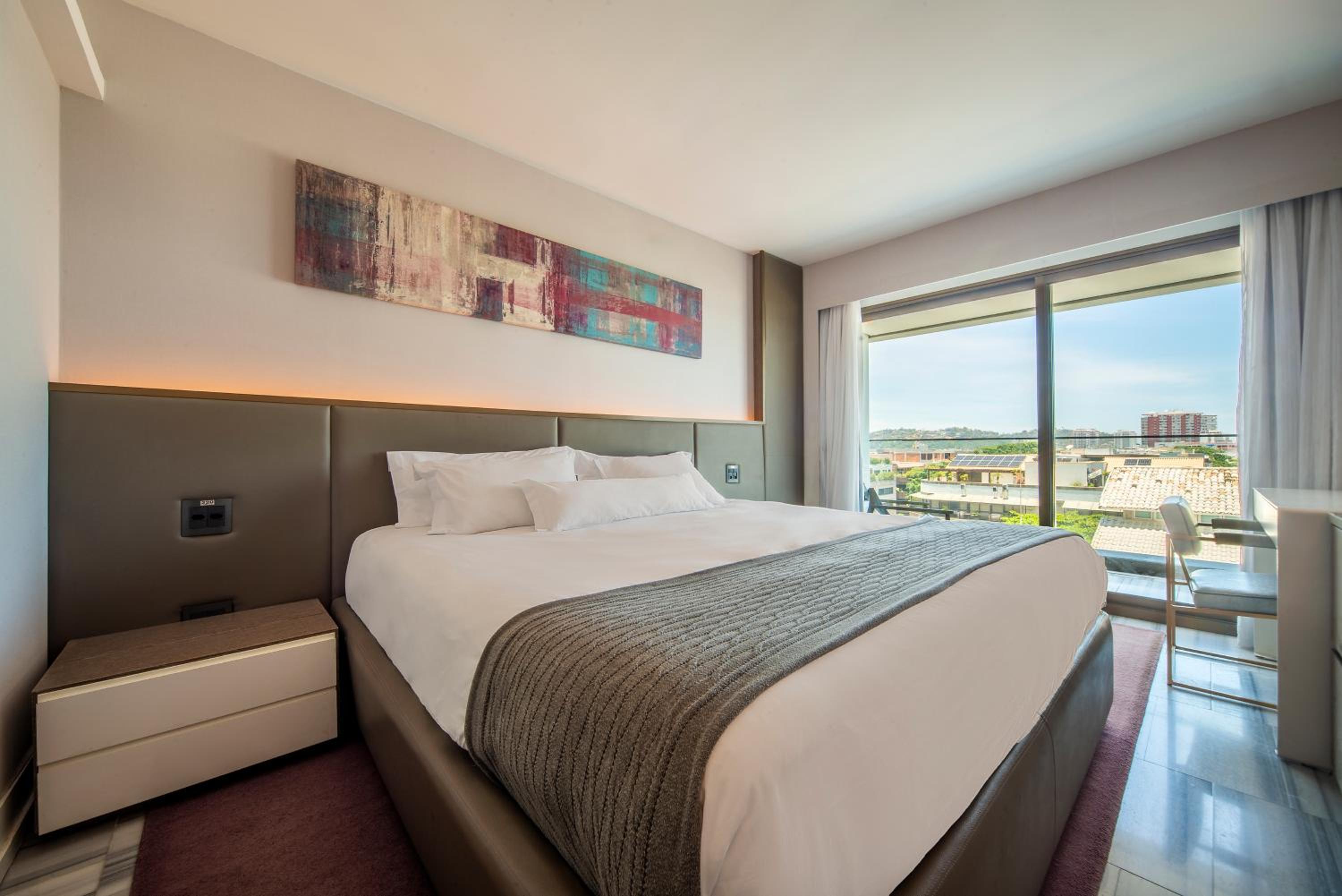 King Room with Mountain View