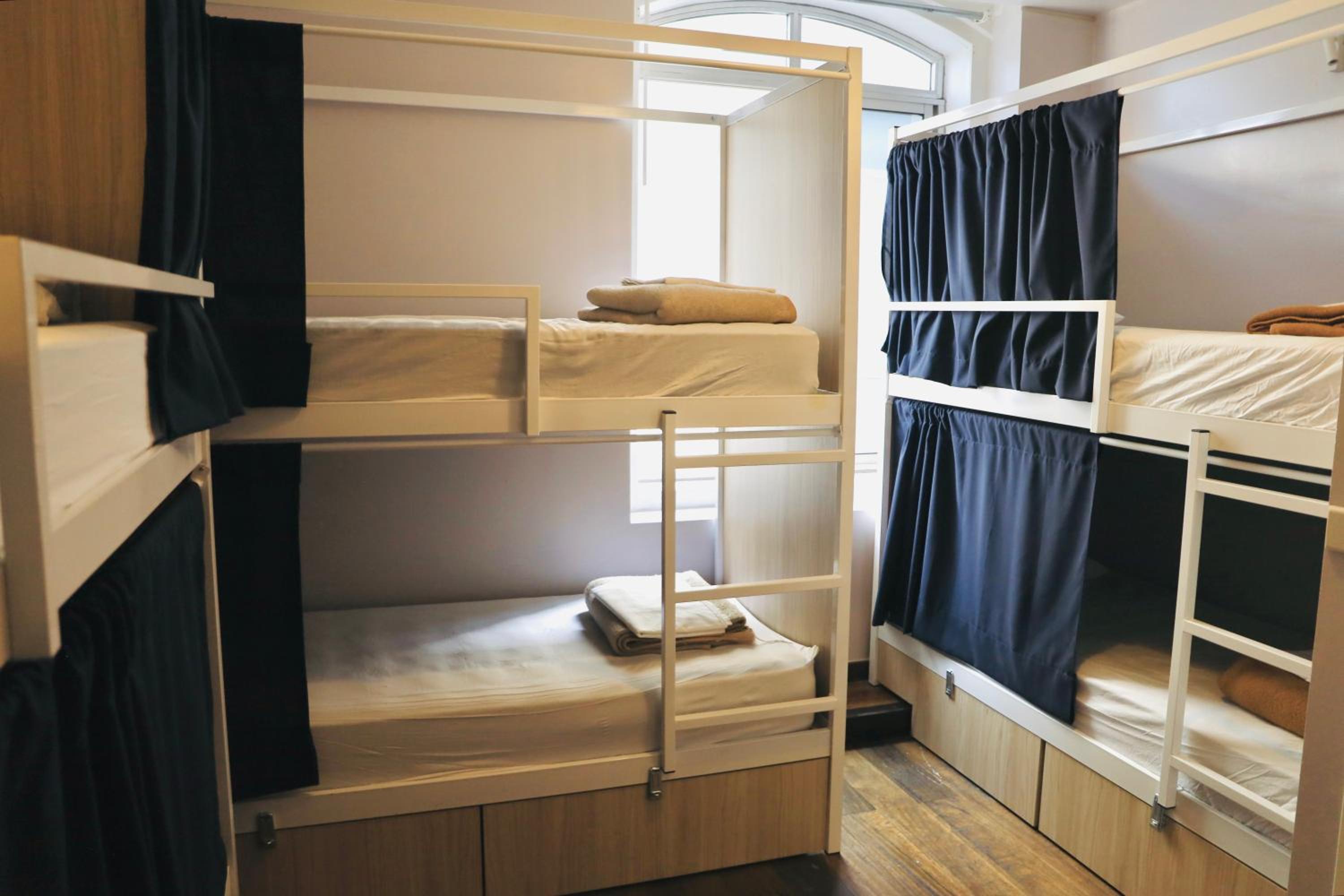 Bed in 8-Bed Dormitory Room photo 1