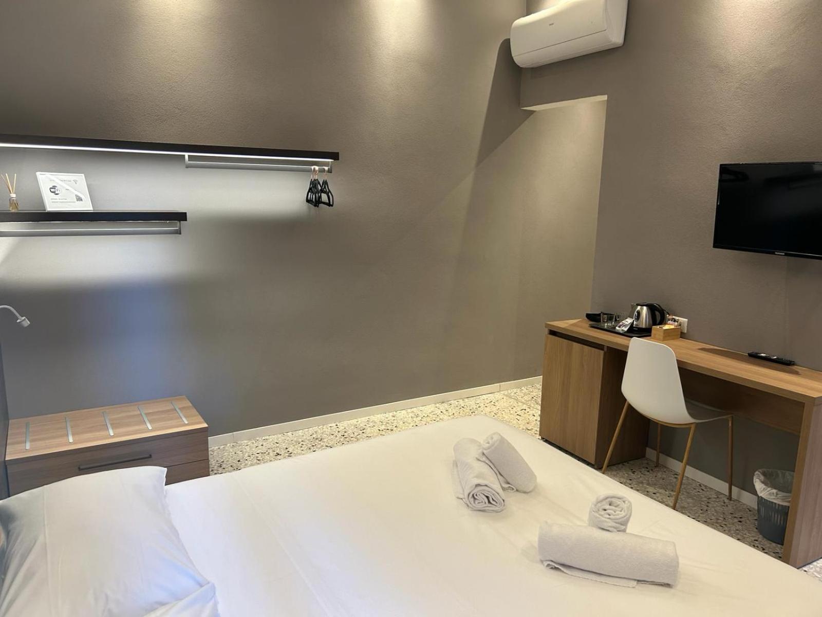 Double Room with Private Bathroom photo 1