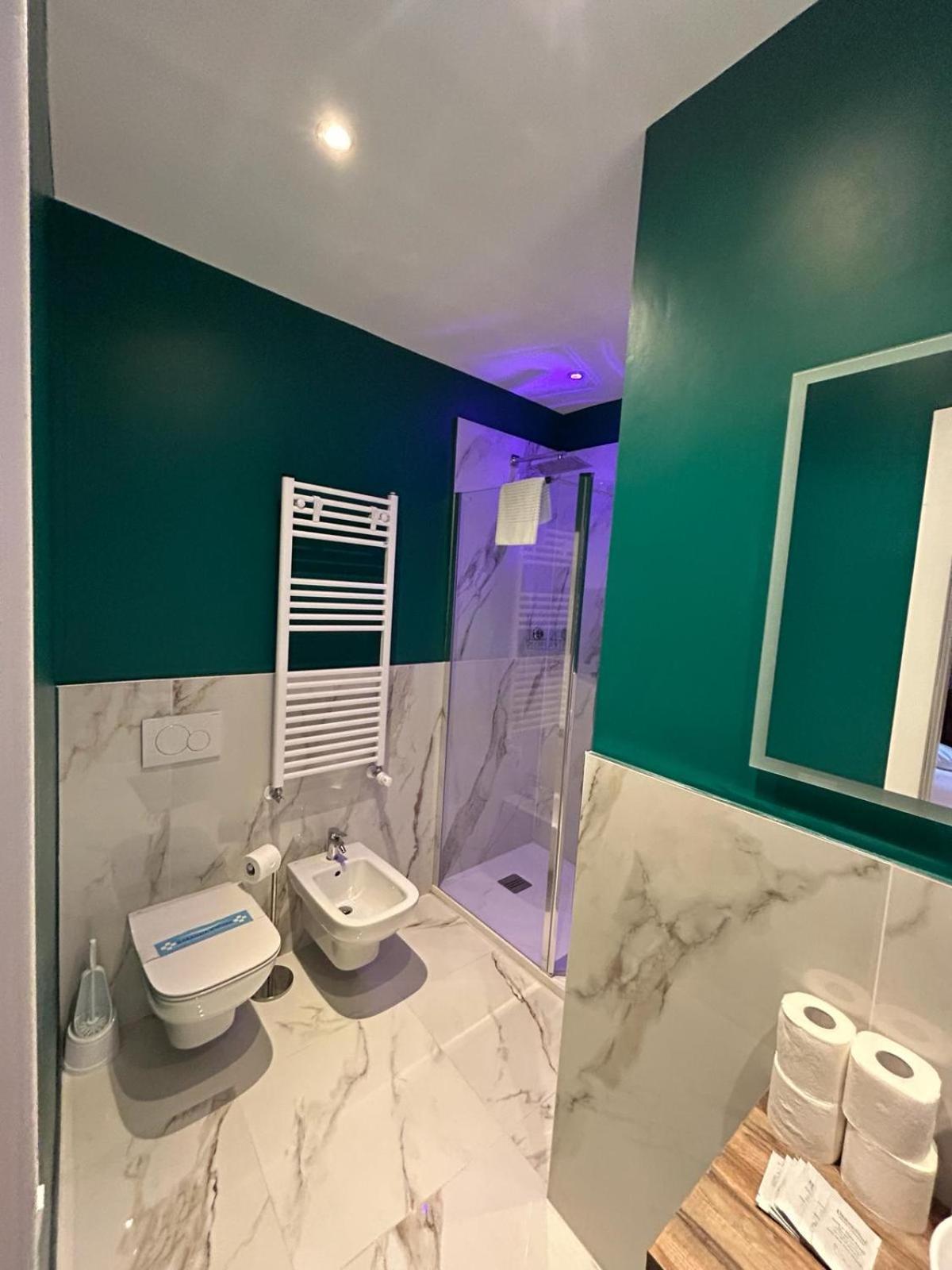 Double or Twin Room with Private Bathroom photo 2