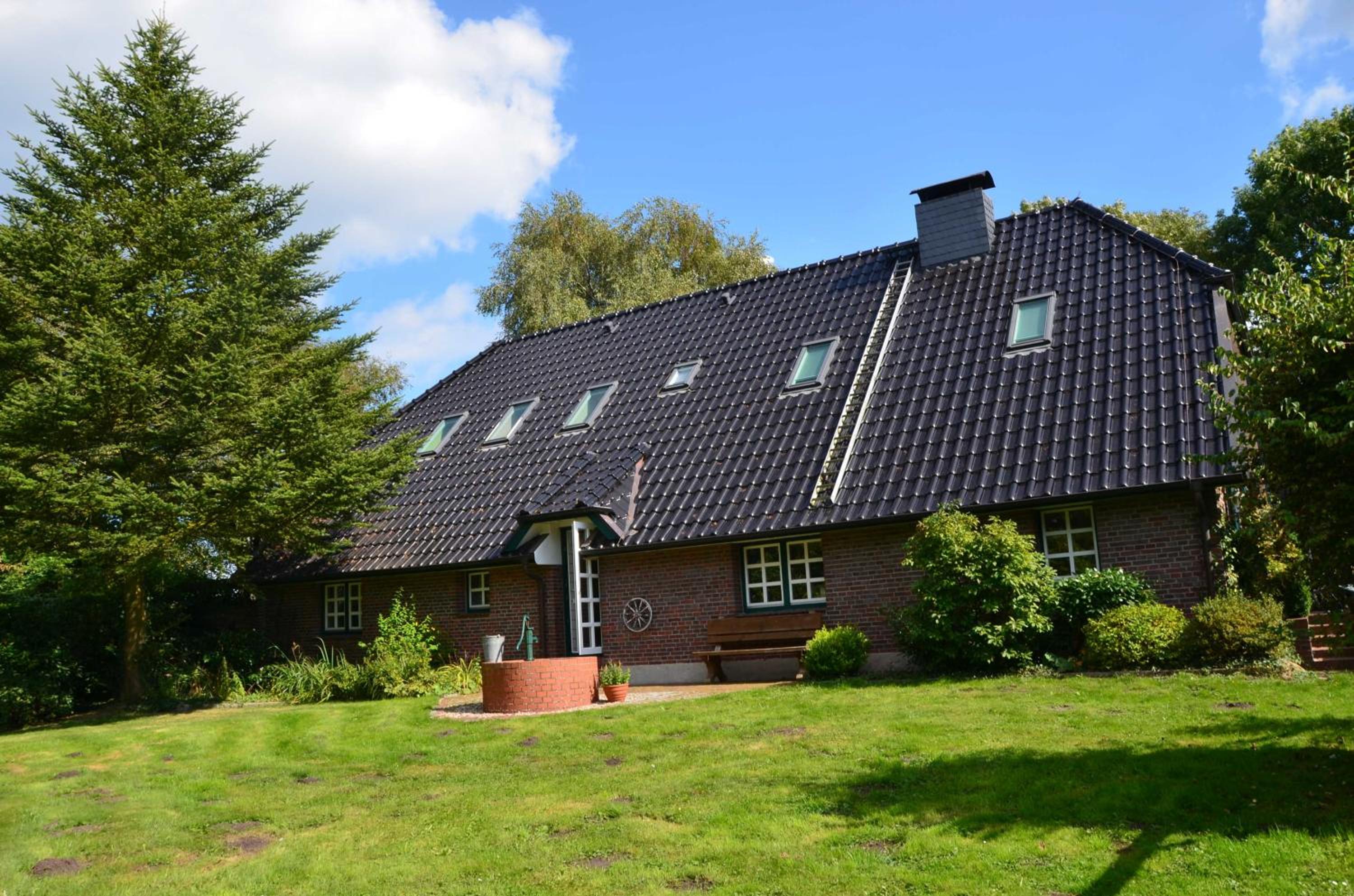 Four-Bedroom House photo 3