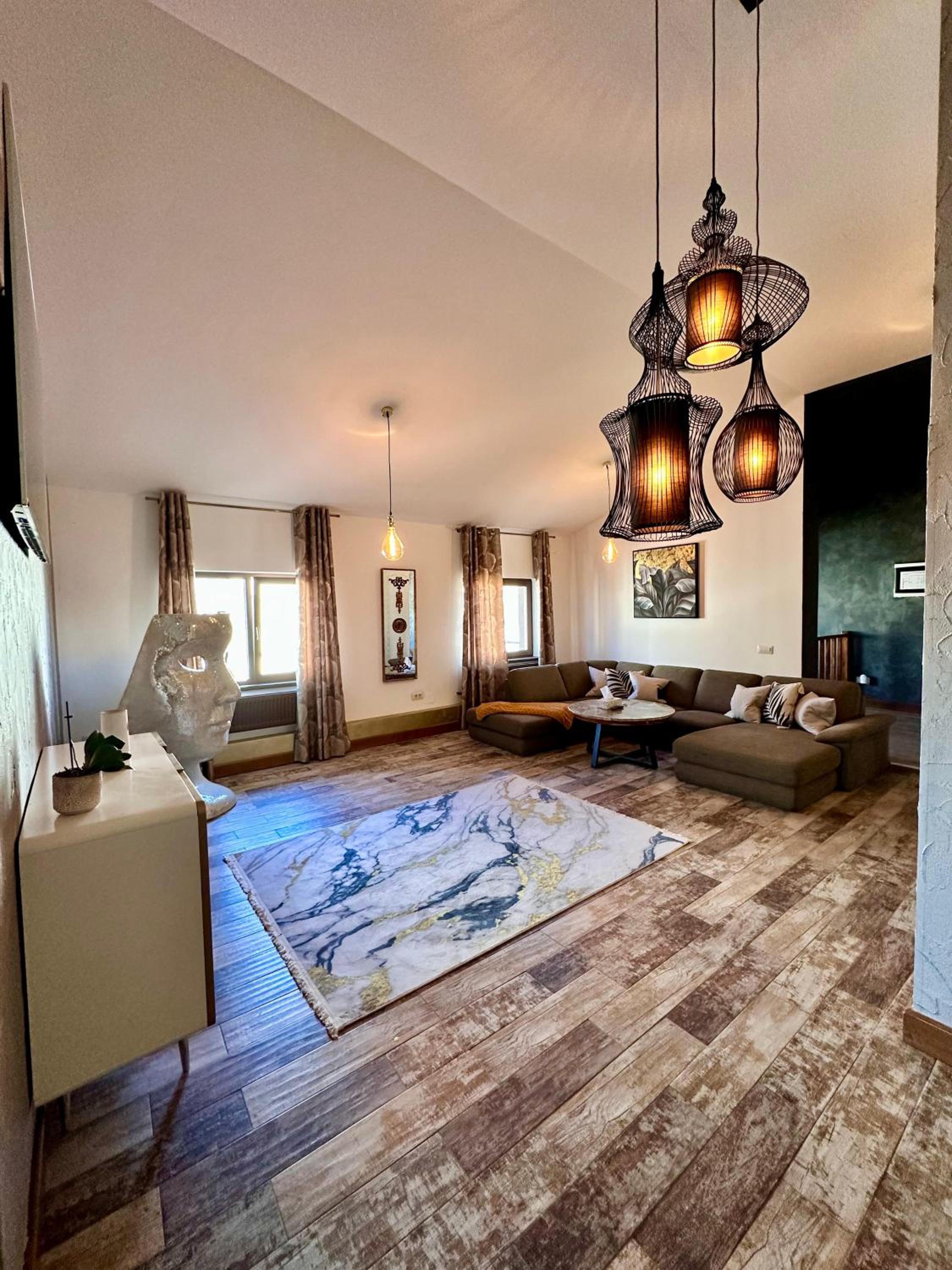 Villa photo 1