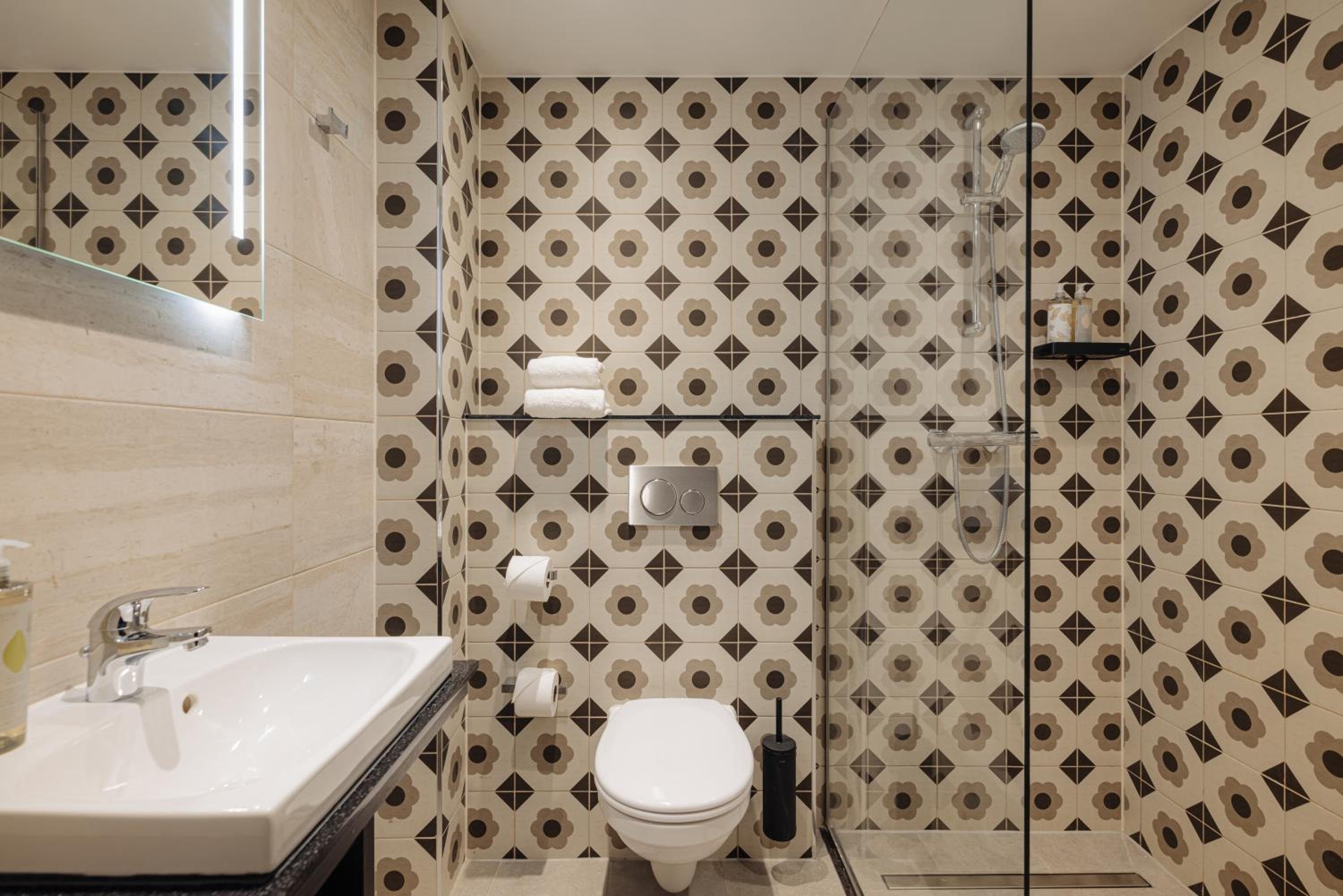 Comfort Room 1 Double Bed