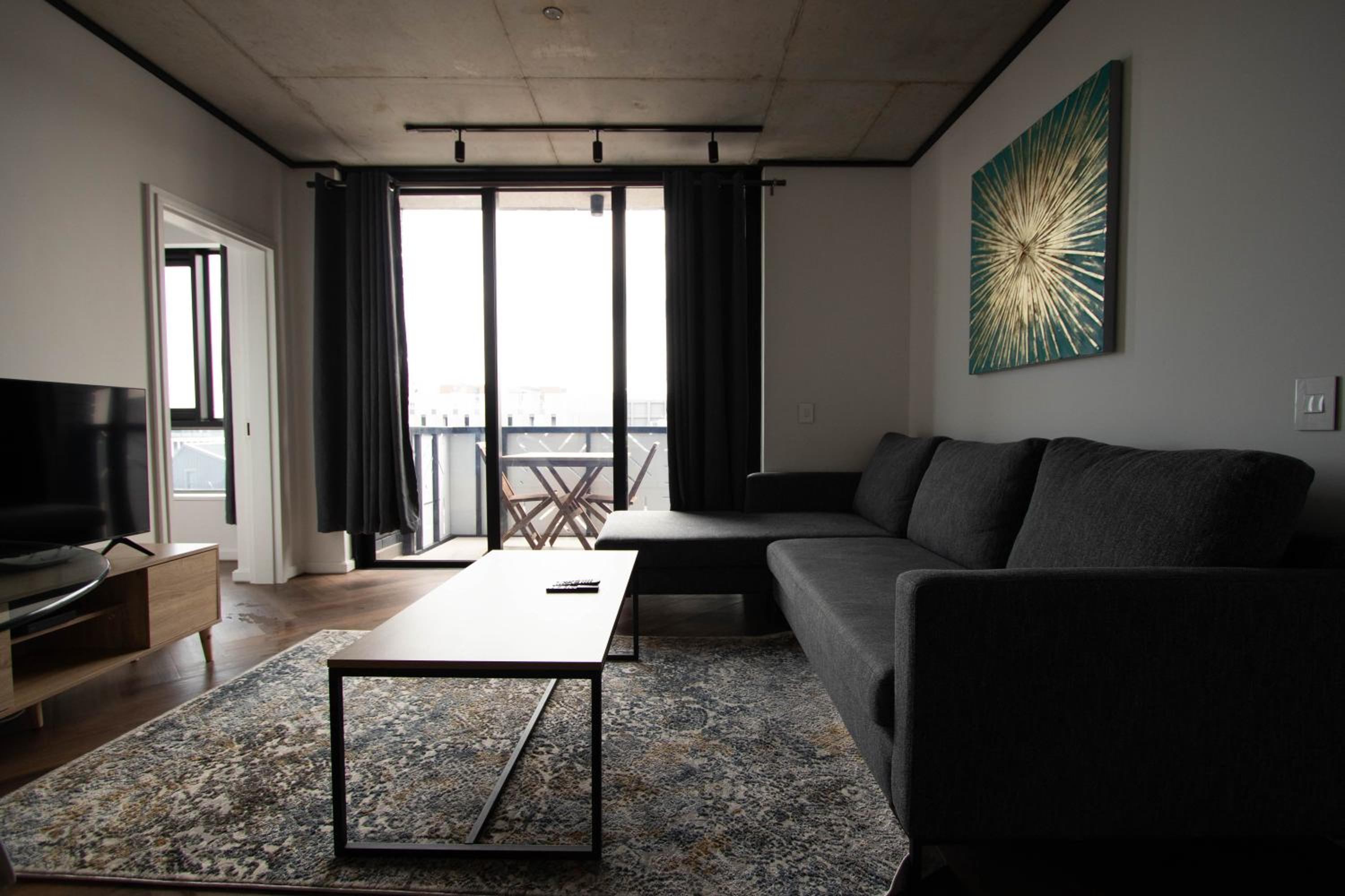 One-Bedroom Apartment - Photo 2